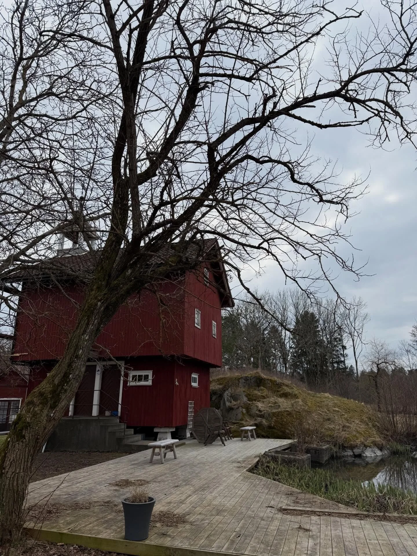 Hva med &aring; legge s&oslash;ndagsturen til @roedgaardjeloy ?

Nyt maten, kunsten og naturen📷

#mossavis #byliv #mossisentrum @visitostfold_official