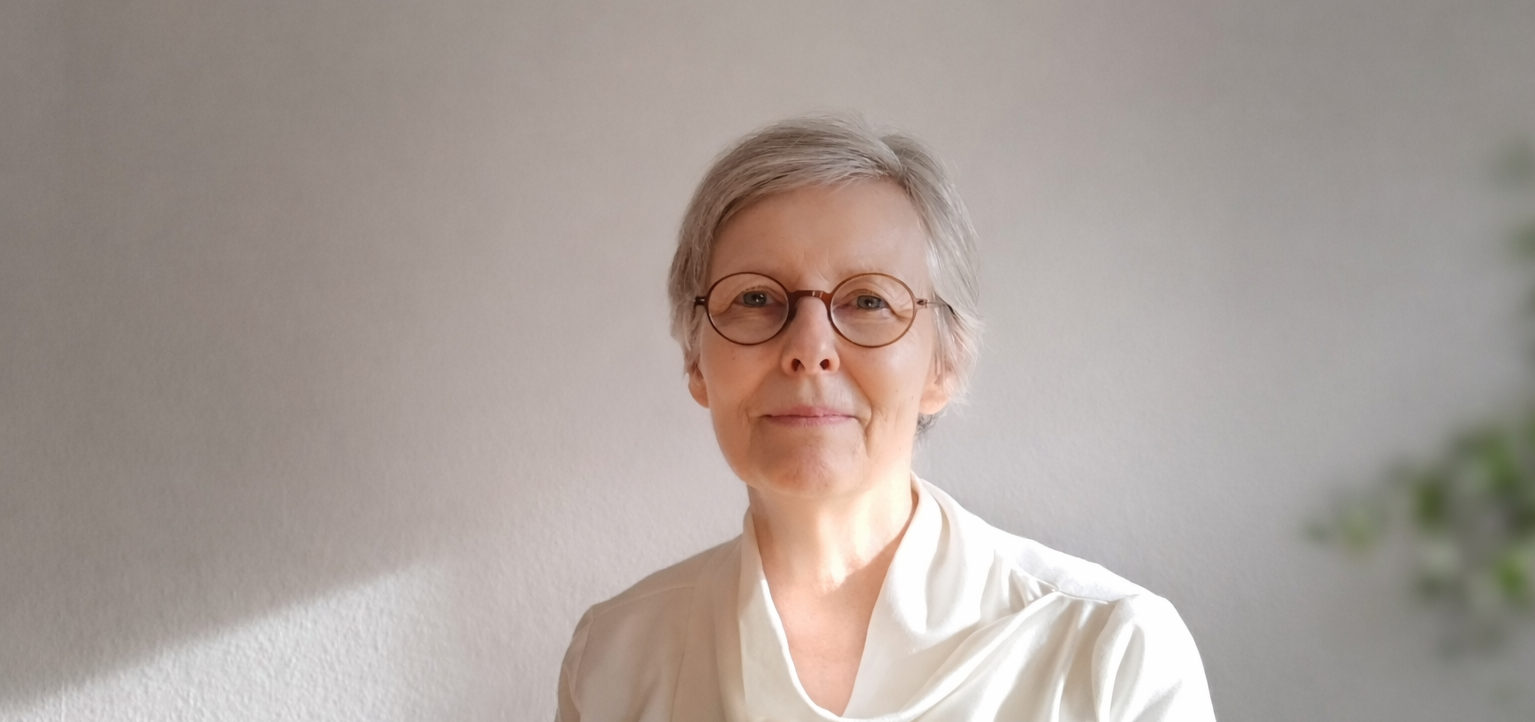 Gabriele Schmäh  - Begleitet Sein.png