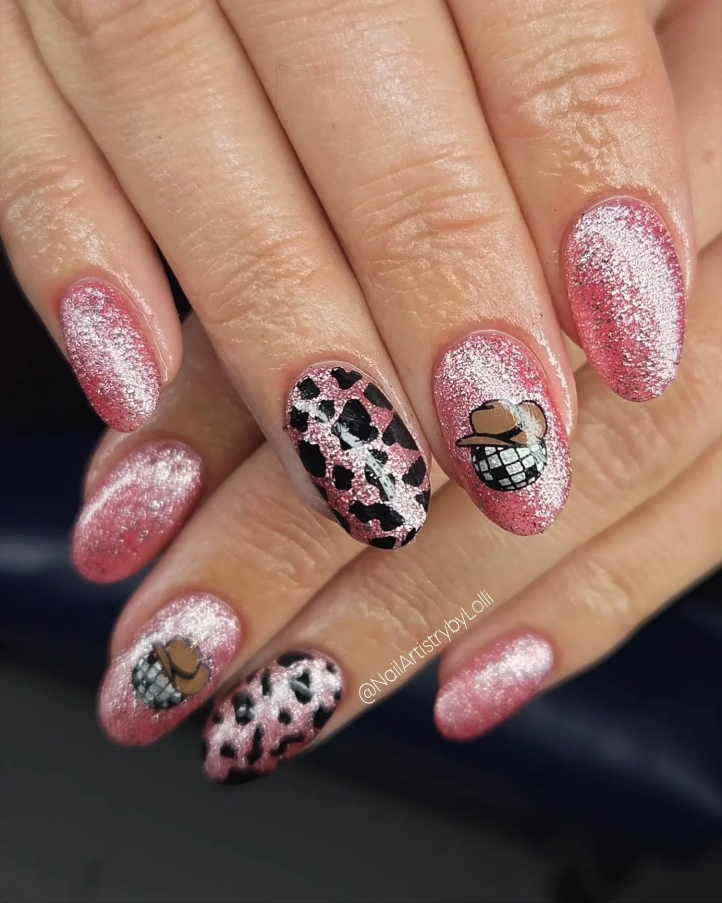 My sister in law went to see Luke combs and im very jealous. π€ 
Before we did the country set we went geo with it π«Άπ½
@homeofnailart
True foundation sugar
@bohemiastampingco
Stamping plate
#nailartist #nailitdaily #nailitpro #scrat