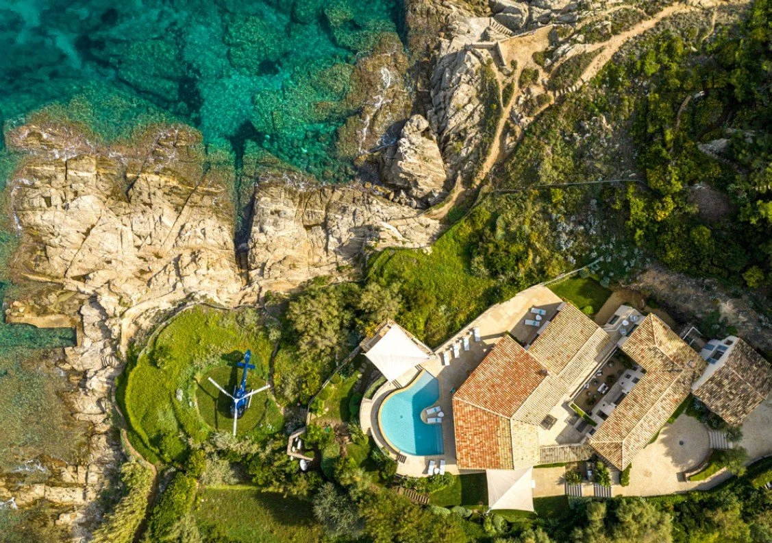 Vue drone du domaine et de la maison 