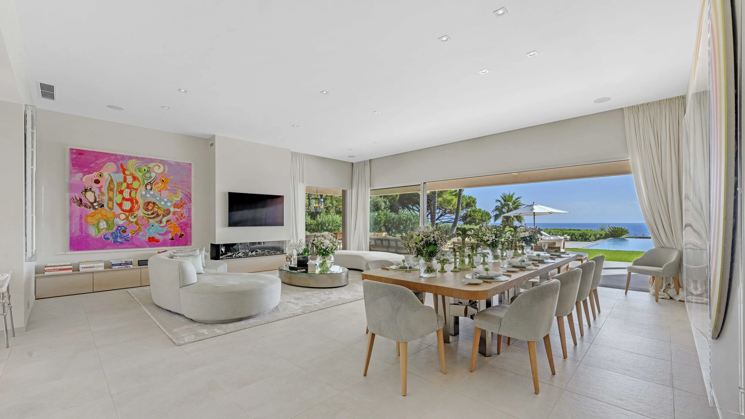 Villa Panoramic - Living room with fireplace open onto the terrace