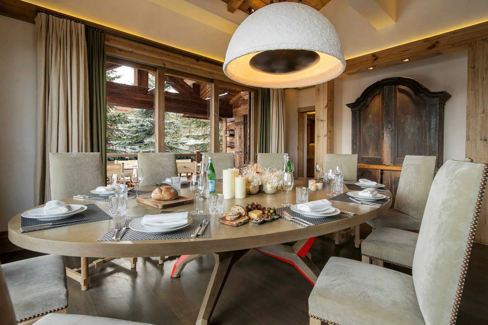 Luxury hotel services