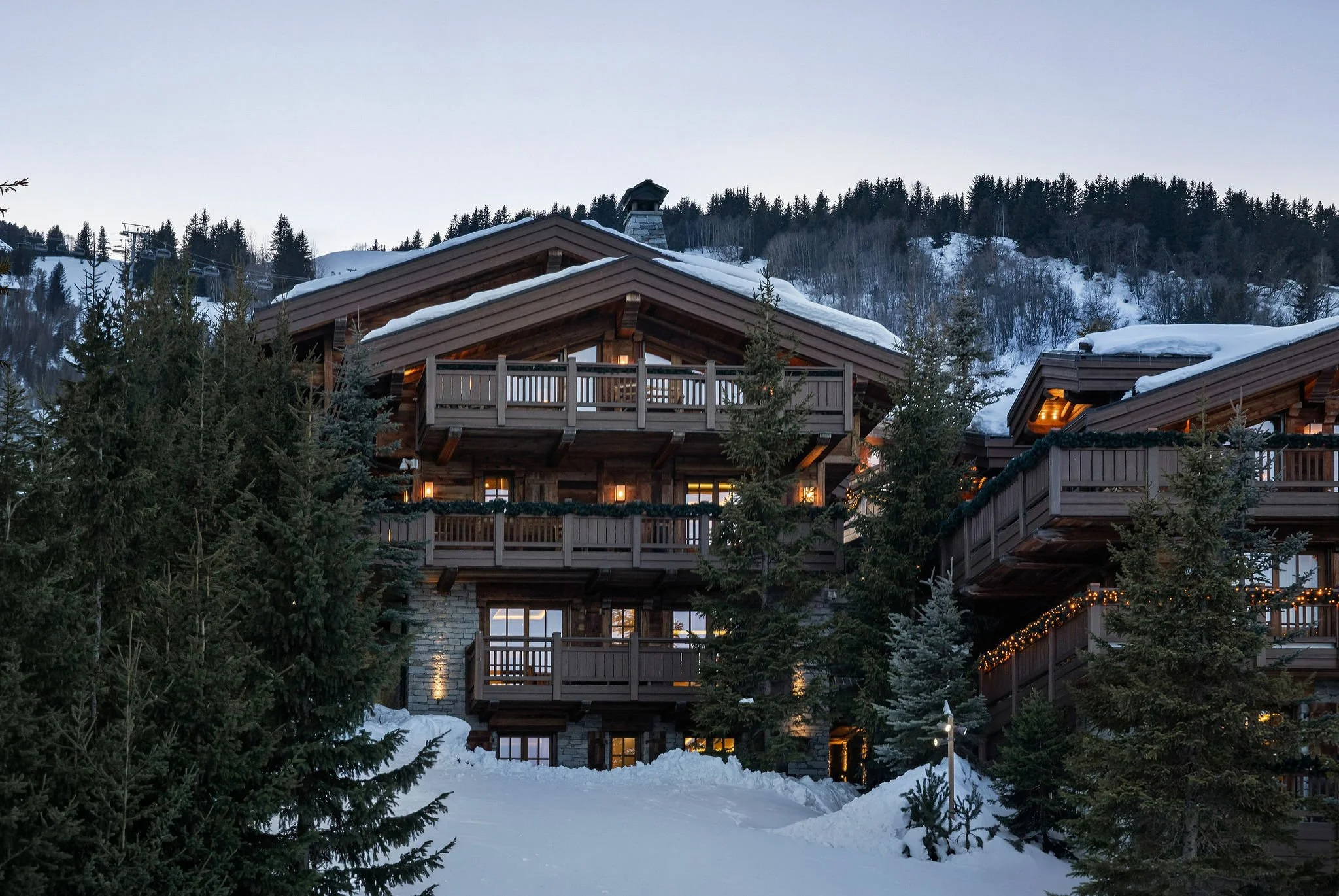 Emplacement d’exception, départ skis aux pieds