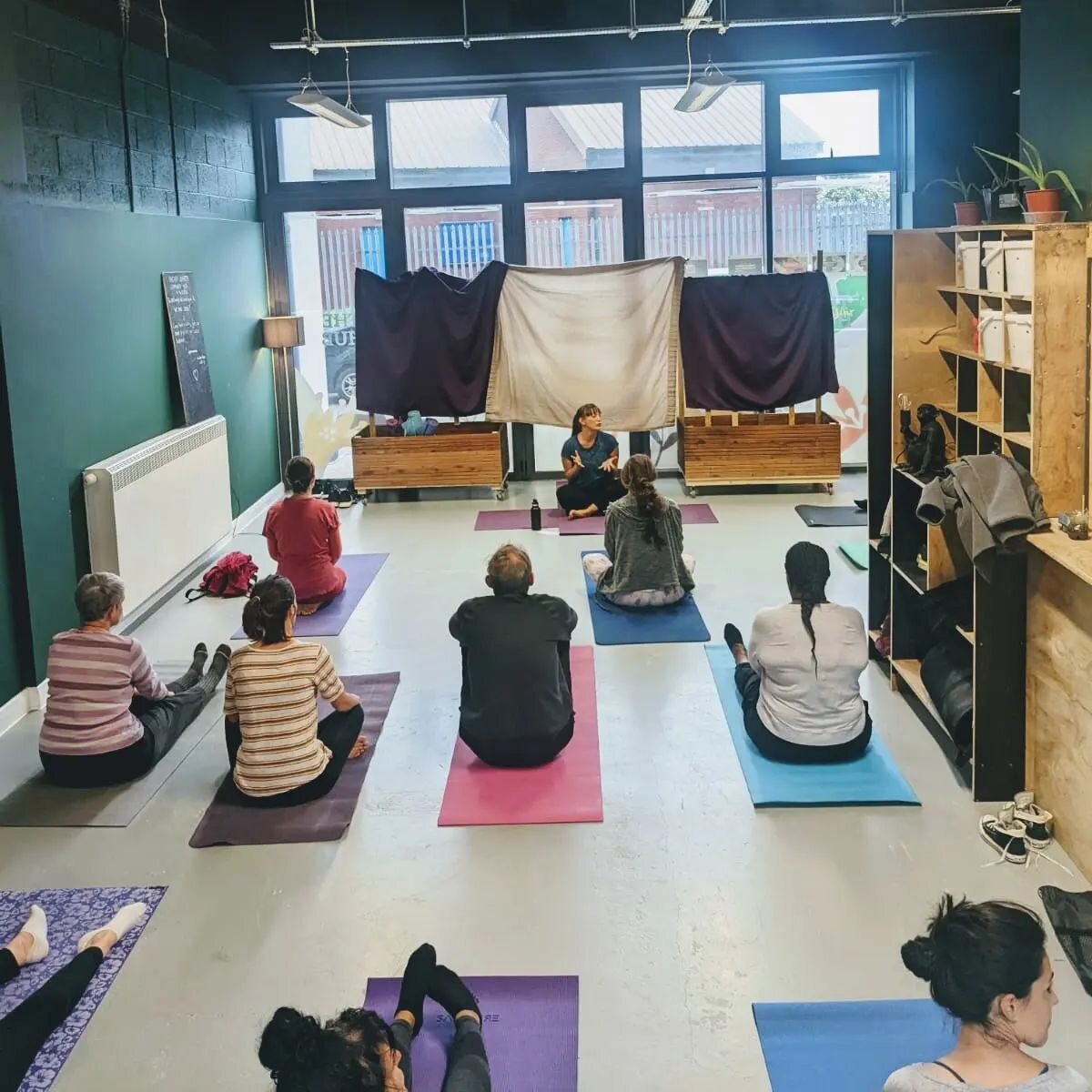 What a lovely yoga session this morning at the Hub 🤗

Thank you @shinebrightlywithbeckie for making everyone feel at ease 🙏
