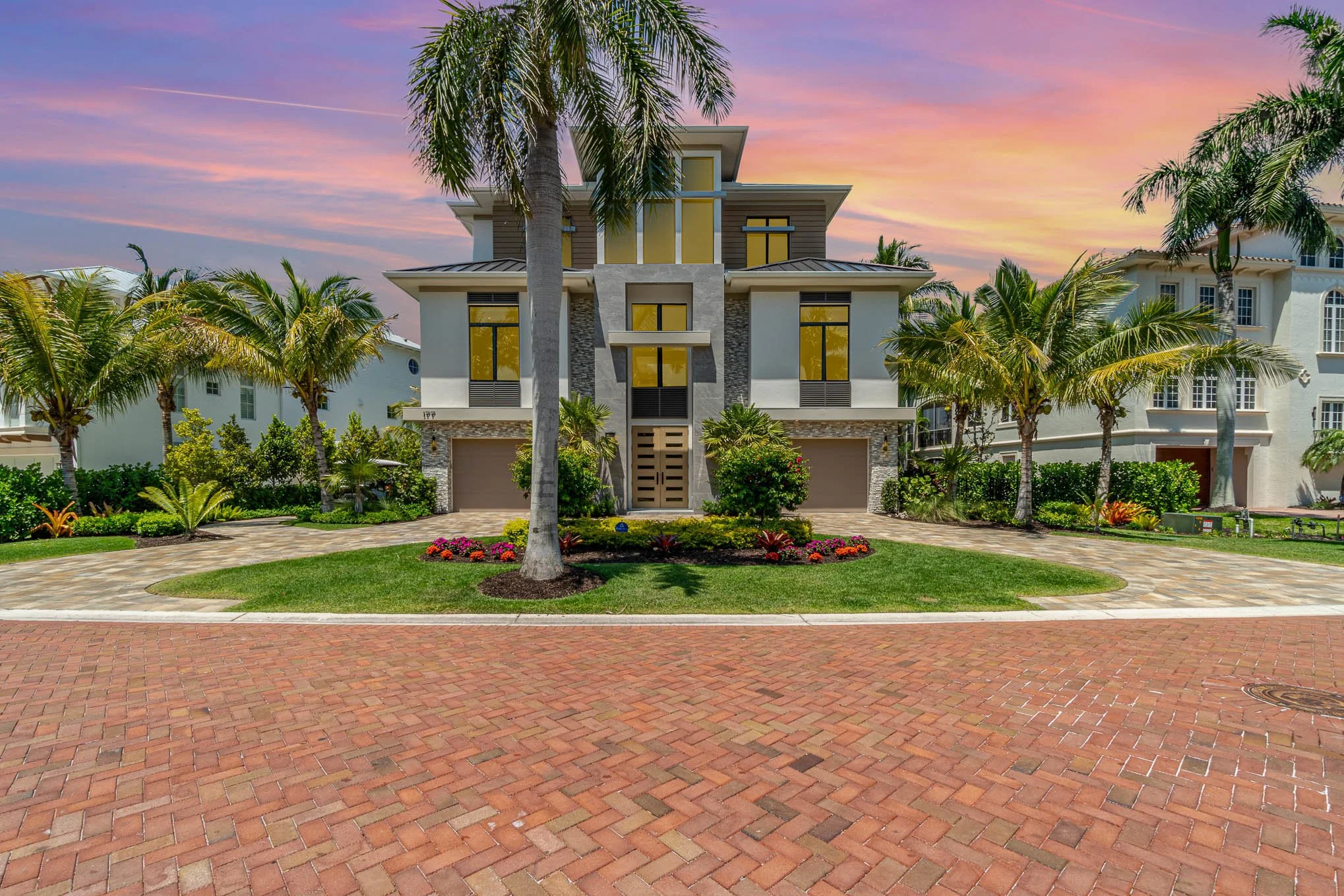 Custom Homes in Tampa Florida: Why Your Interior Designer is Your First Hire