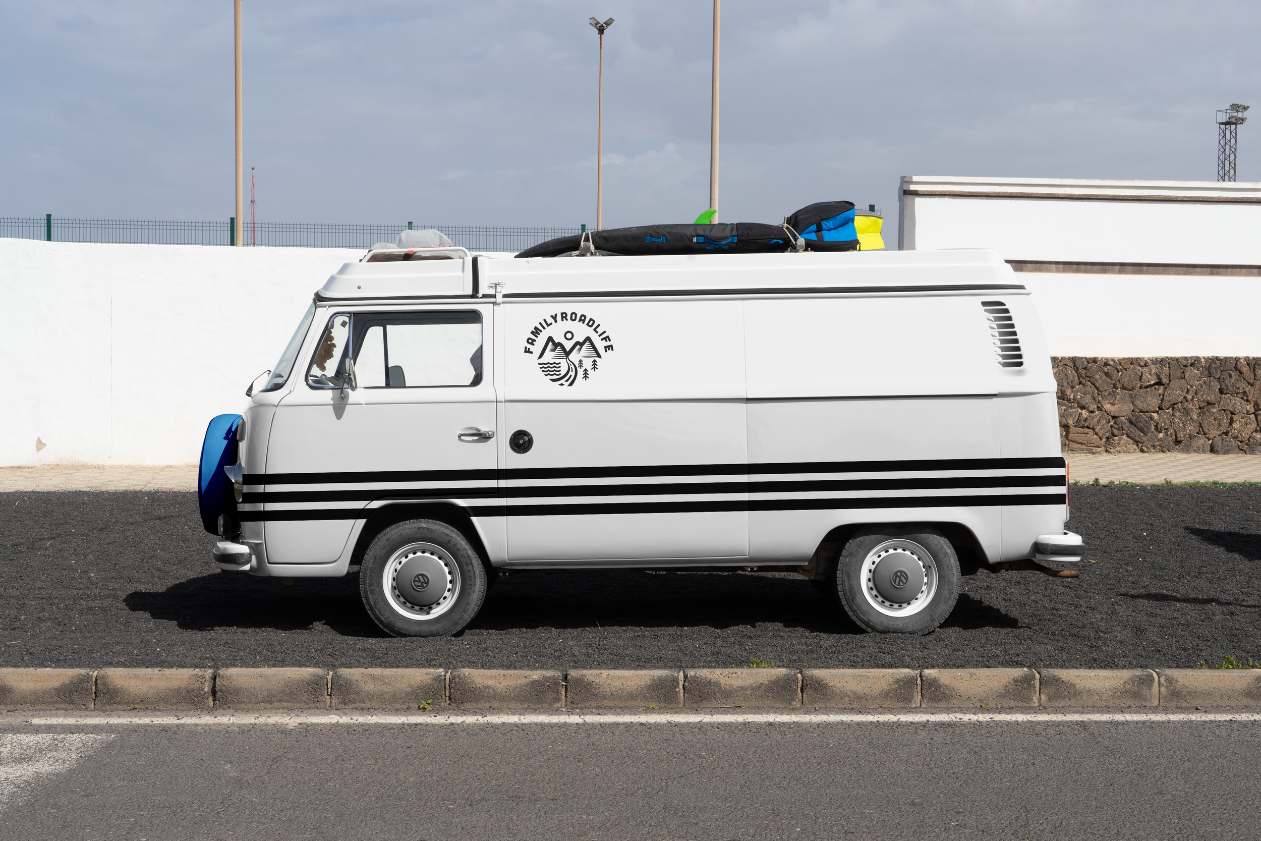 Free Volkswagen Camper Mockup.png