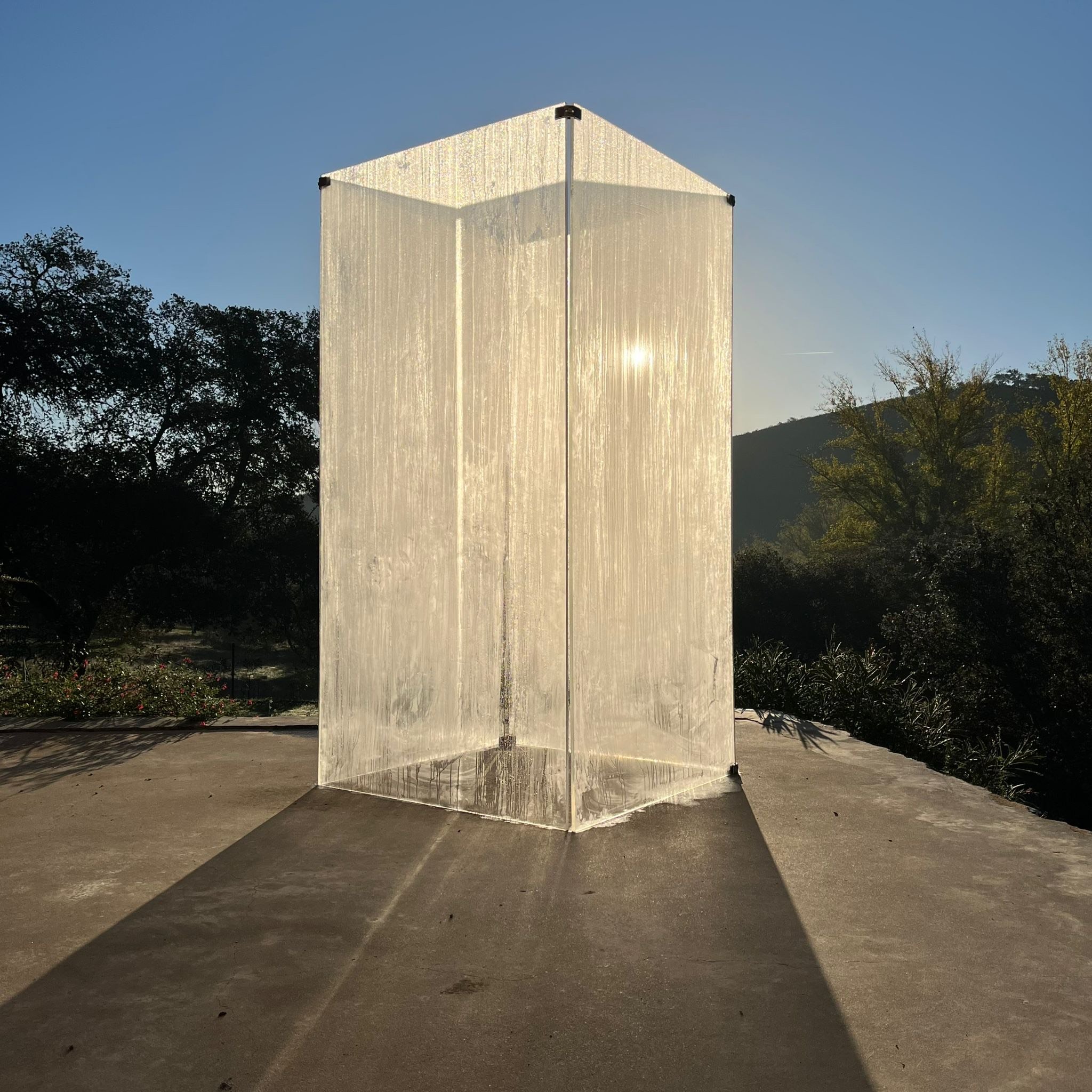 24 I The box — Sarah Eechaut
