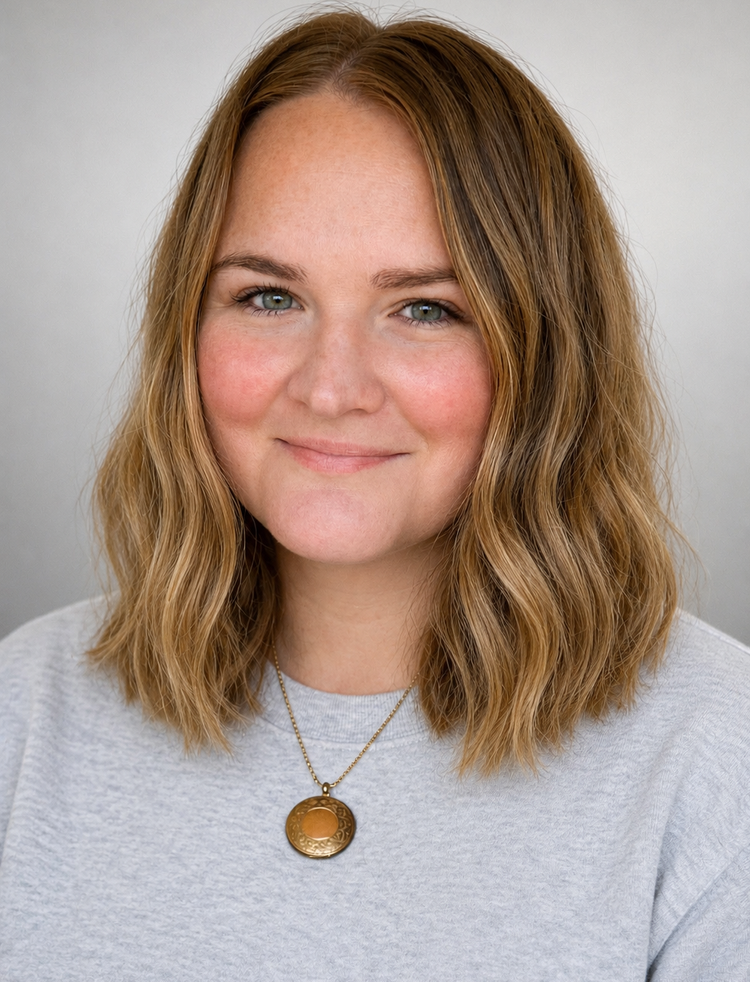 Kayleigh, the artist and designer behind Lily & Kay Studio