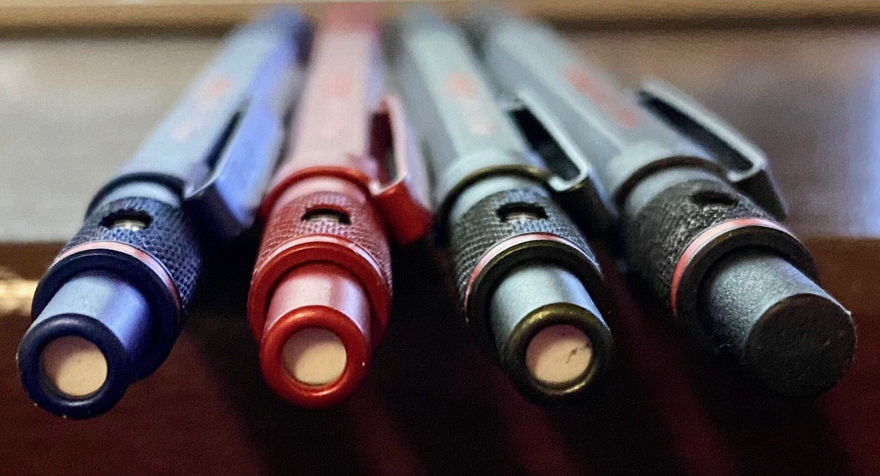 A Look at the Special Edition Red, Green, & Blue rOtring 600s — Penquisition