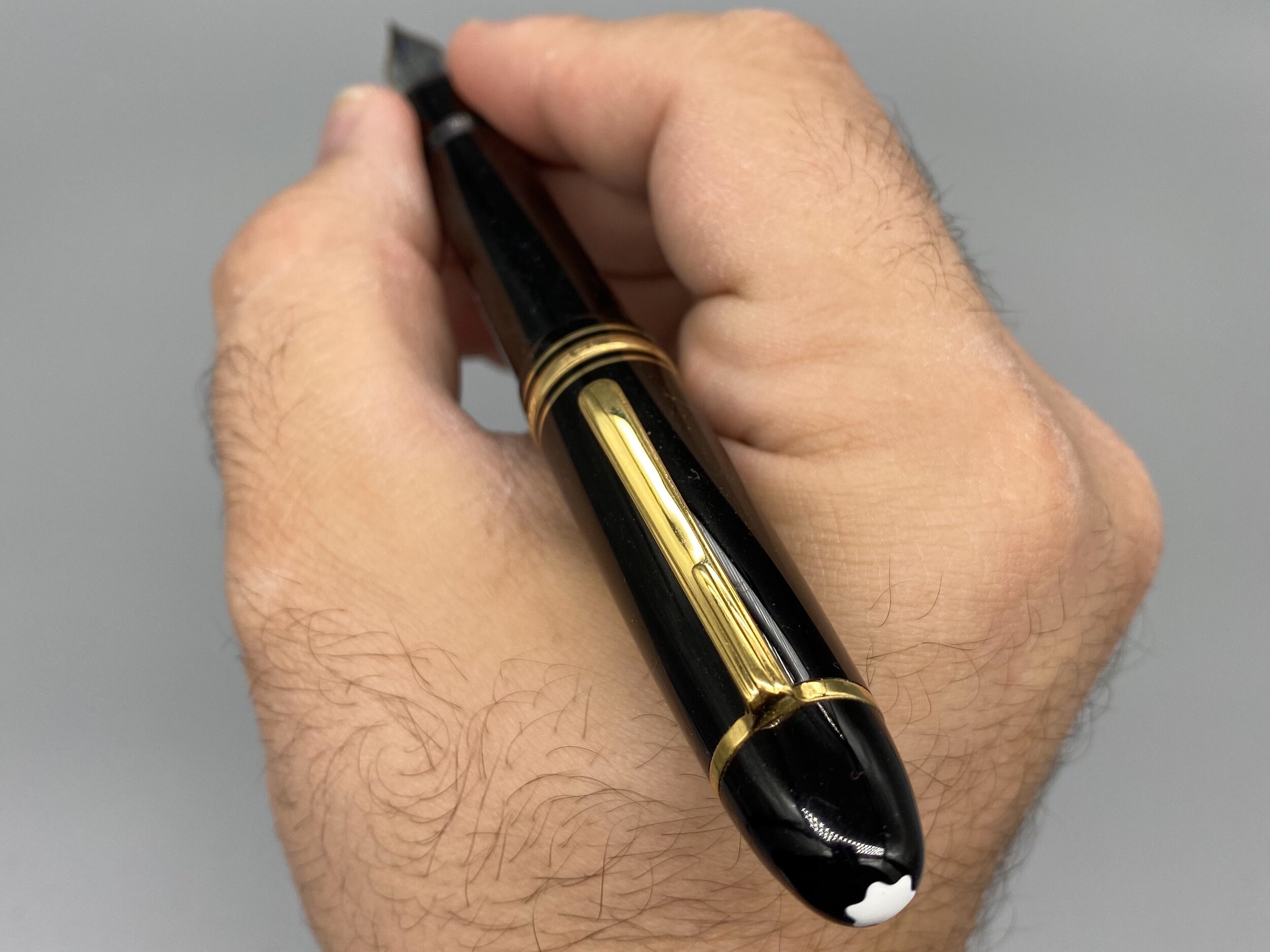 Knogle overskæg Bug Oversized and Never Far From Mind: My Look at the Montblanc Meisterstuck  149 — Penquisition