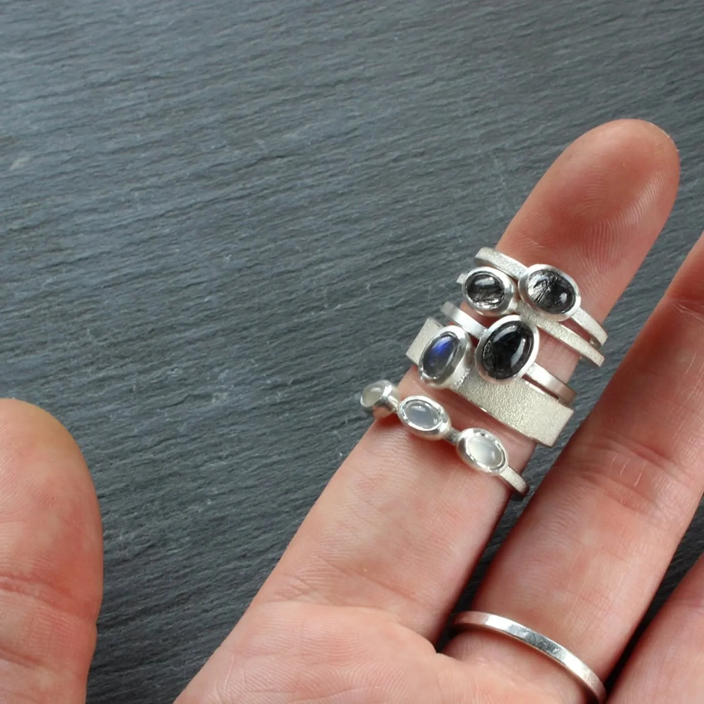 This year I'm really excited to be taking part in&nbsp;Under the Tree&nbsp;with&nbsp;@makesouthwest&nbsp;stocking pieces in the Sand collection, including variations of some of these rings!
The showcase is now open and running through the festive sea