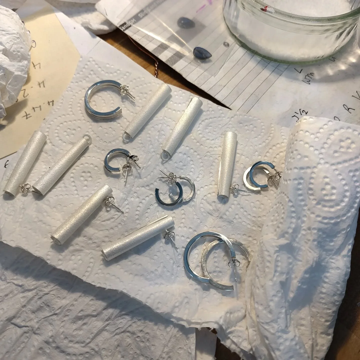 ~ Bits (bts) in the workshop&nbsp;~

A few snaps from recent days in the workshop, including some&nbsp;beaut sunrises/sunsets from the studio and busy bench scenes.
.
Things are getting pretty hectic with Christmas getting closer, and my last few mar