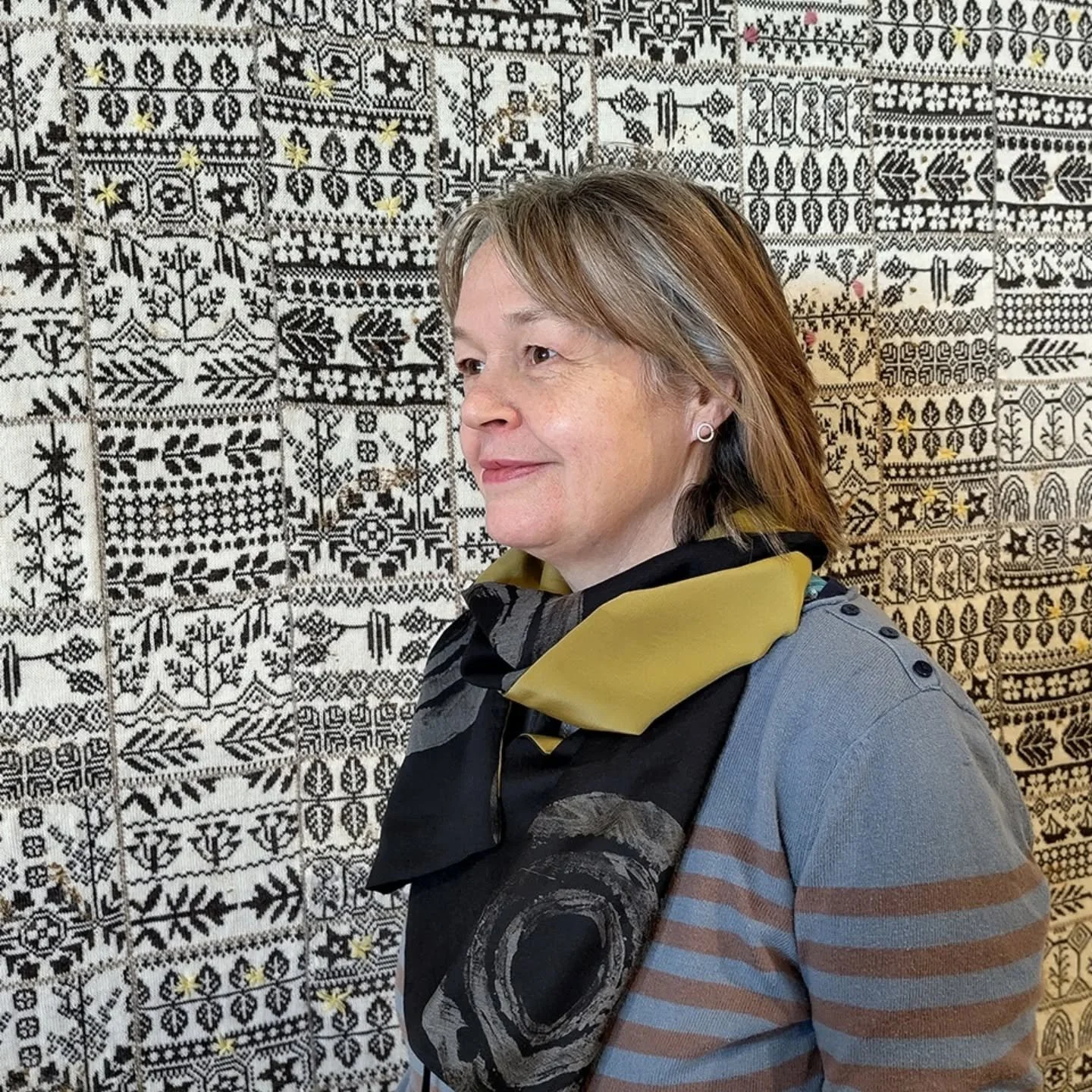 I love the way jewellery is transformed through wearing, and to see how a simple pair of earrings can compliment the right person!
.
Here the Sand Loop Studs are modelled by one of my fab neighbours @ayton_clothing who was next to me&nbsp;at Dundee a