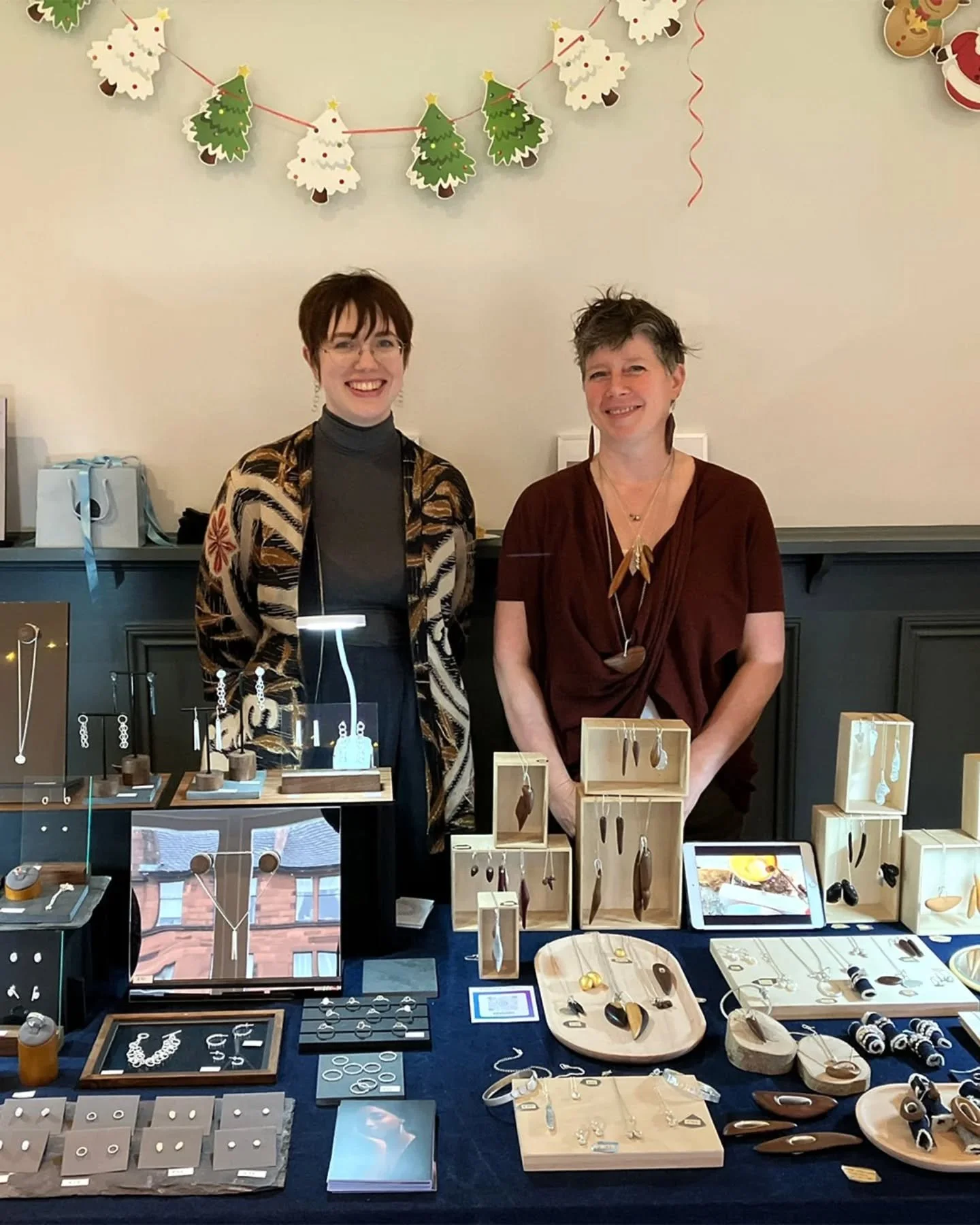 Thank you Glasgow!
.
I've really enjoyed taking part in local markets, being busy at Kelvingrove and Partickhill Bowling Club over the weekend. Swipe to see a couple of pics from Partickhill, where @anaqknil and I shared a table, and things were star