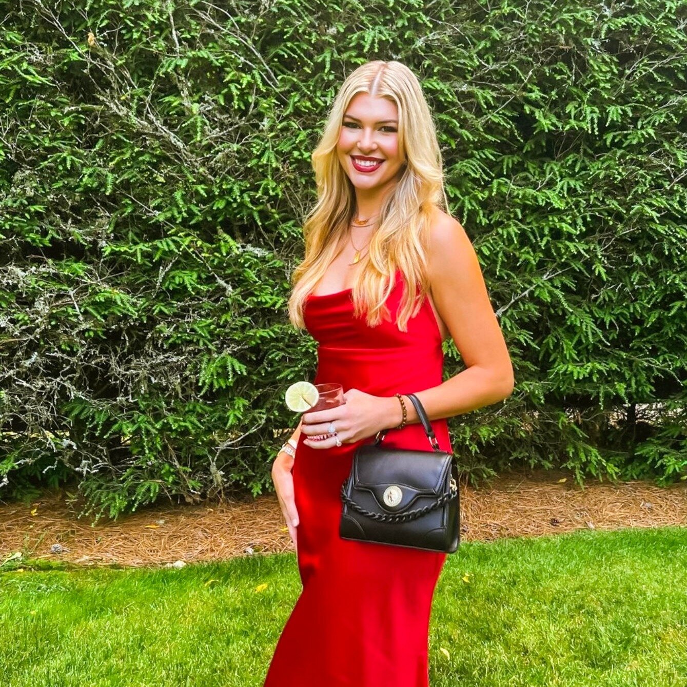 Red is all the rage in the fashion predictions and @emily.presnell.lee is absolutely SLAYING in this ruby red dress with her Barely Xtenstions as the perfect accessory! 💌🪩🍒🐇💋

#barelyxtensions #clipinextensions #hairstyles #hairinspo #bxbabes #b