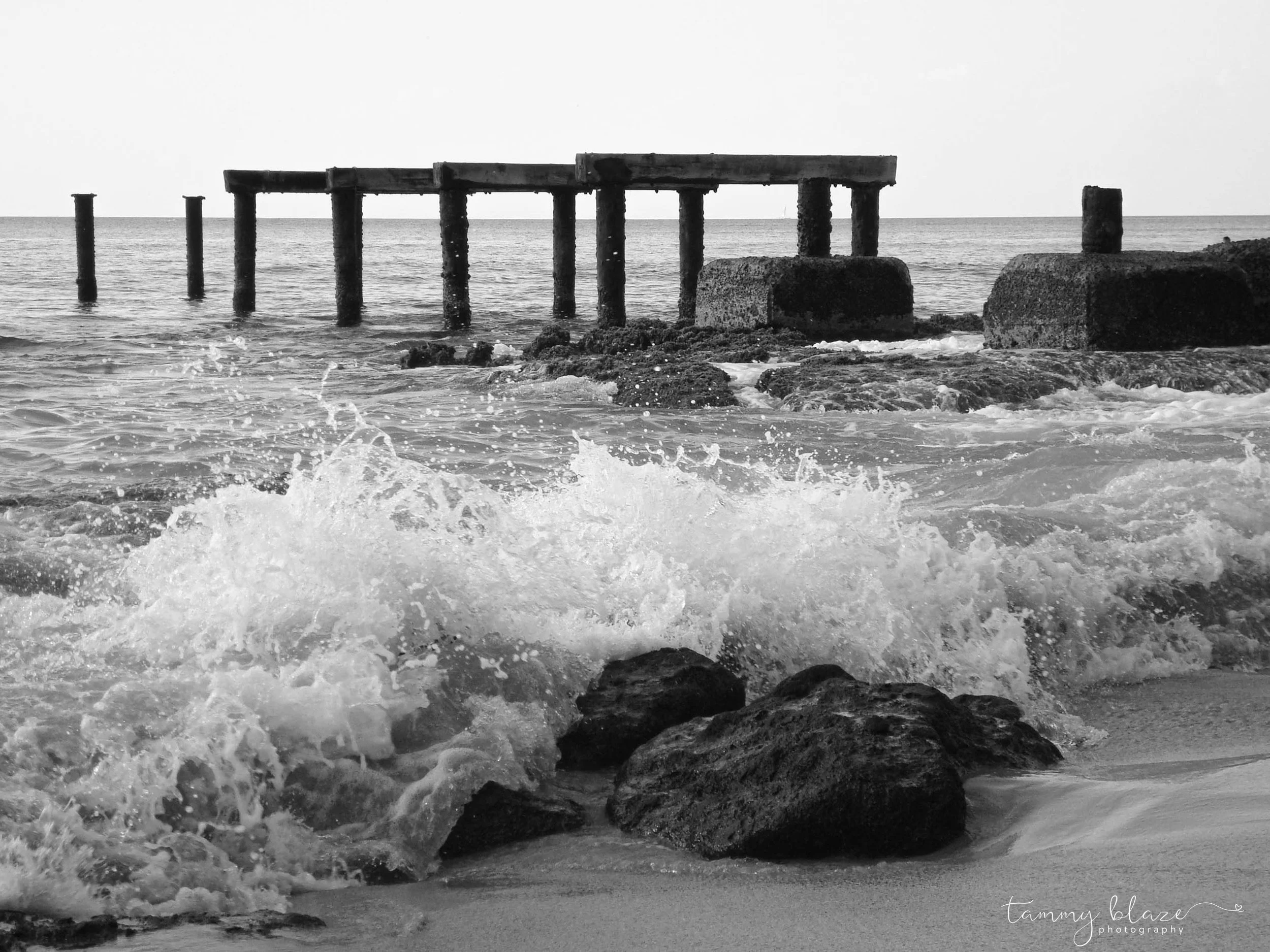 where waves whispers, saint lucia - b&w - 2009