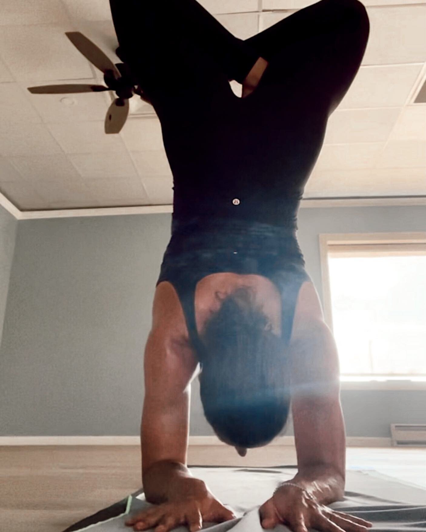 Start your week off right&hellip; or upside down, like super goddess studio owner Nicole crushing this pincha pose. Let this post serve as a friendly reminder that your practice will progress with time- making the choice each day or week to commit to