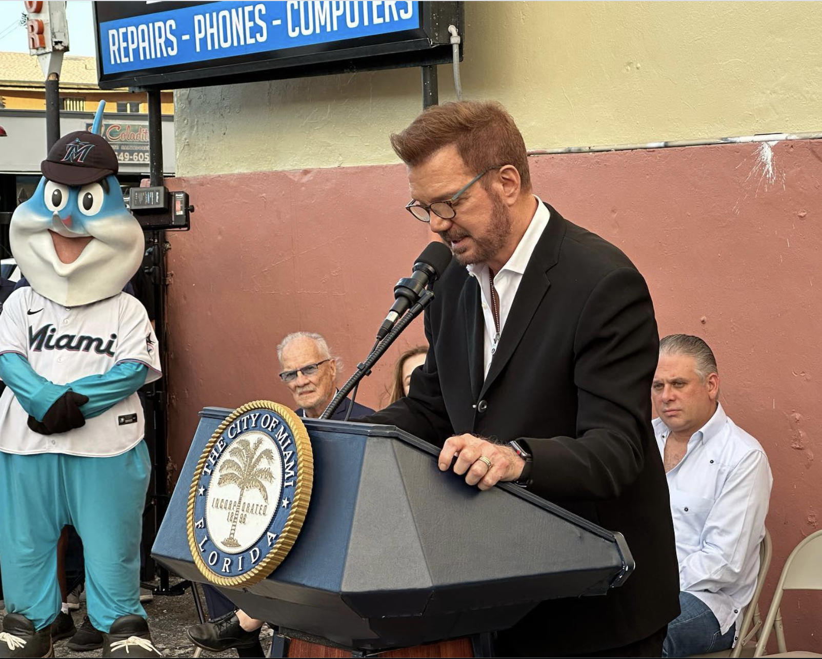 Willy Chirino Mural by Miss Lushy 18.png