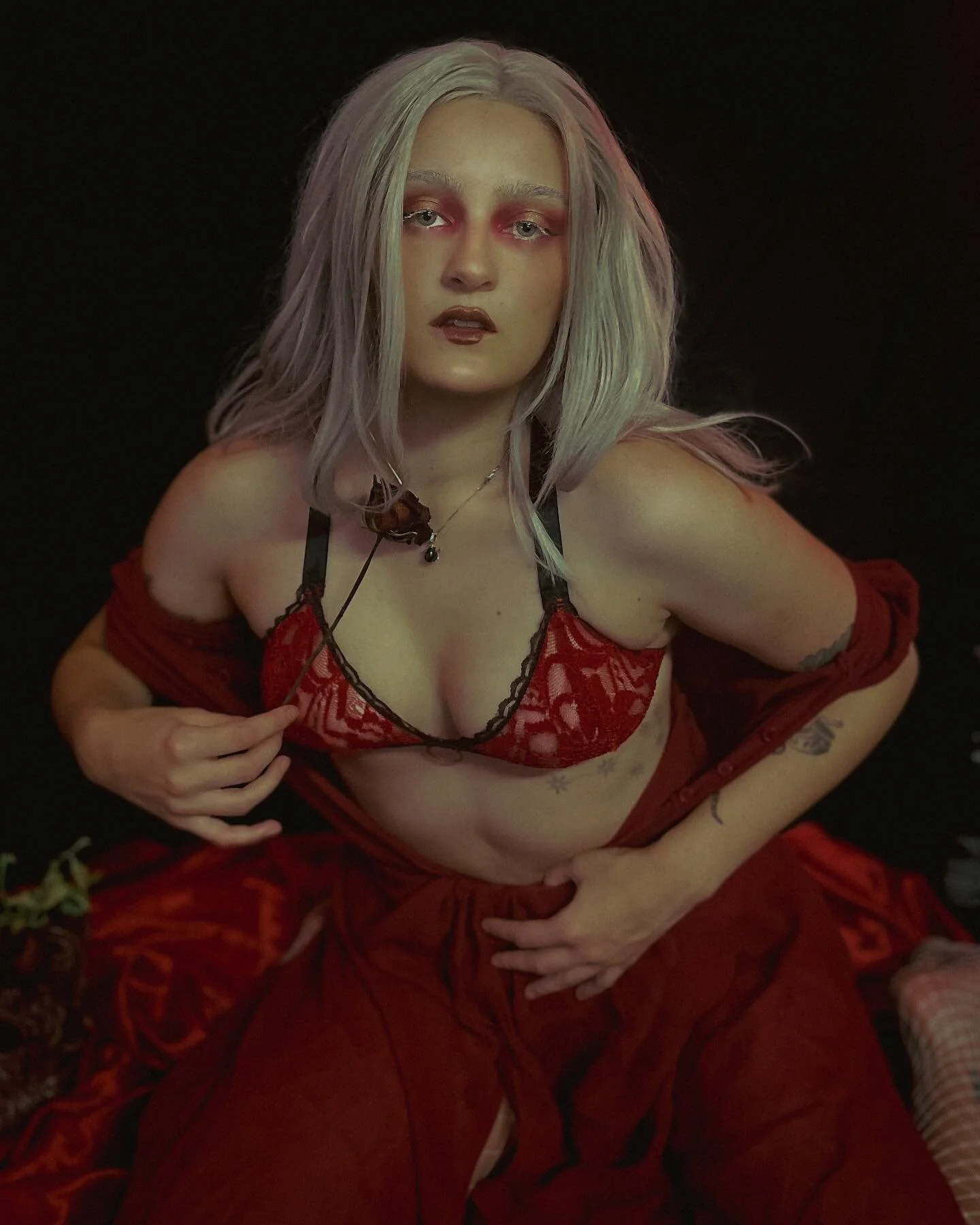 channeling 🩸Vampire Royalty🩸 for @liberated_state wearing their custom Lisbeth bralette &hearts;️🖤✨

(#shopsmall this spooky season!!)
