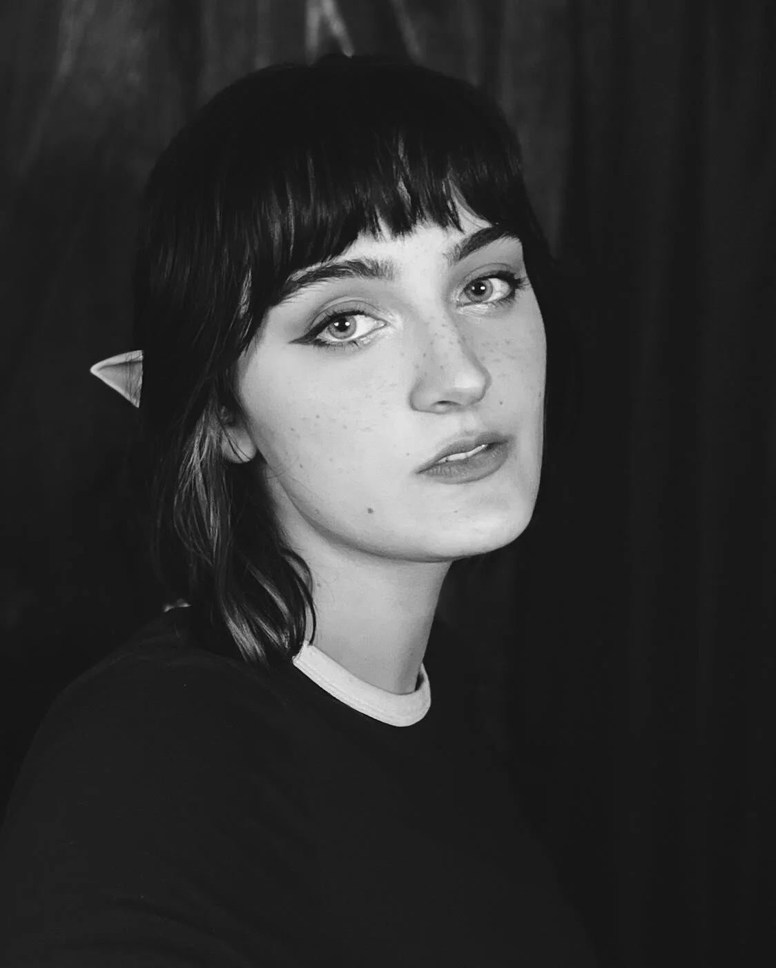 life updates: i&rsquo;m alive, i have bangs, &amp; i can hear really, really well for some reason&hellip;