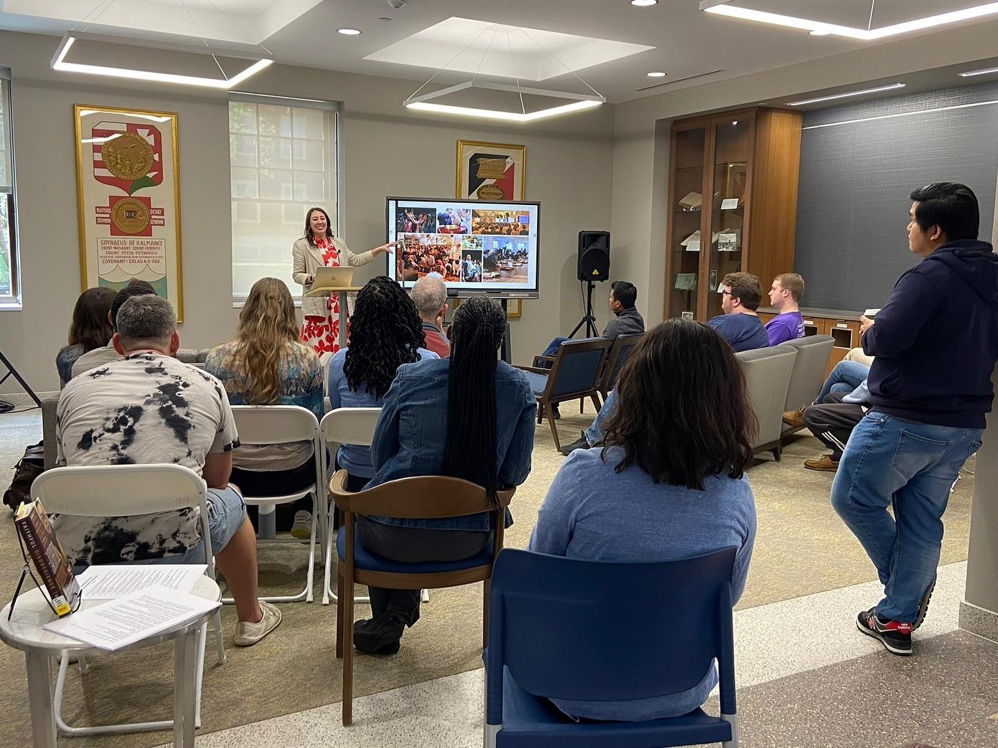 This past Friday, our managing director @hannahfsnation gave a book talk about Wang Yi at @pittsburghseminary. It was exciting to see so many students interested in learning about house churches in China. 

#faith #pittsburghseminary #Pittsburghtheol