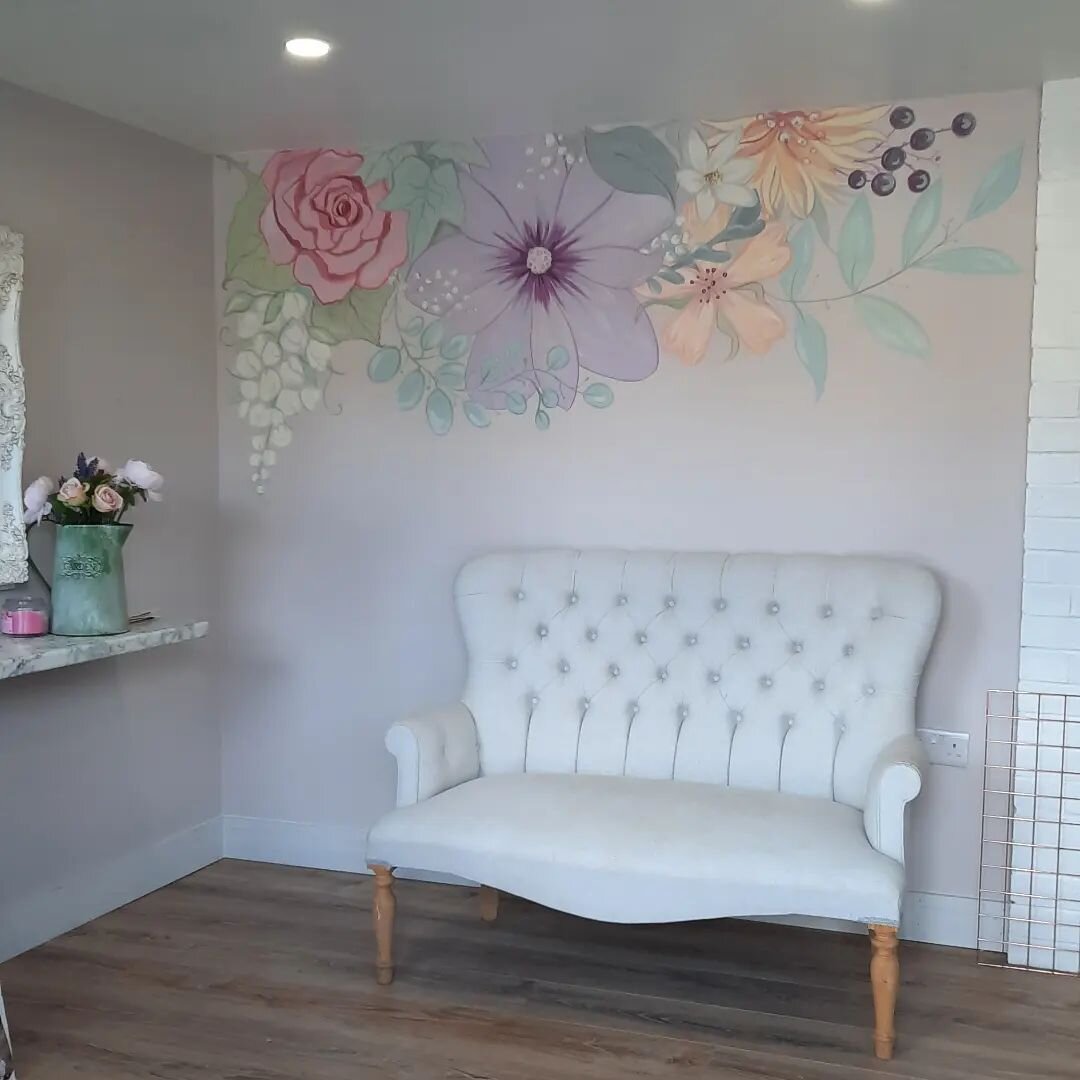 WALL ART
A bespoke floral wall design for the home studio salon of @wildrosebridalhair .  Candra also designs and makes flower crowns so a large floral composition had to be the inspiration!
I quote for each commission individually based on the scale