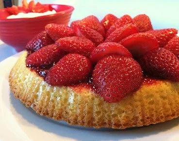 Fresh Strawberry Cake (Erdbeerkuchen - German)