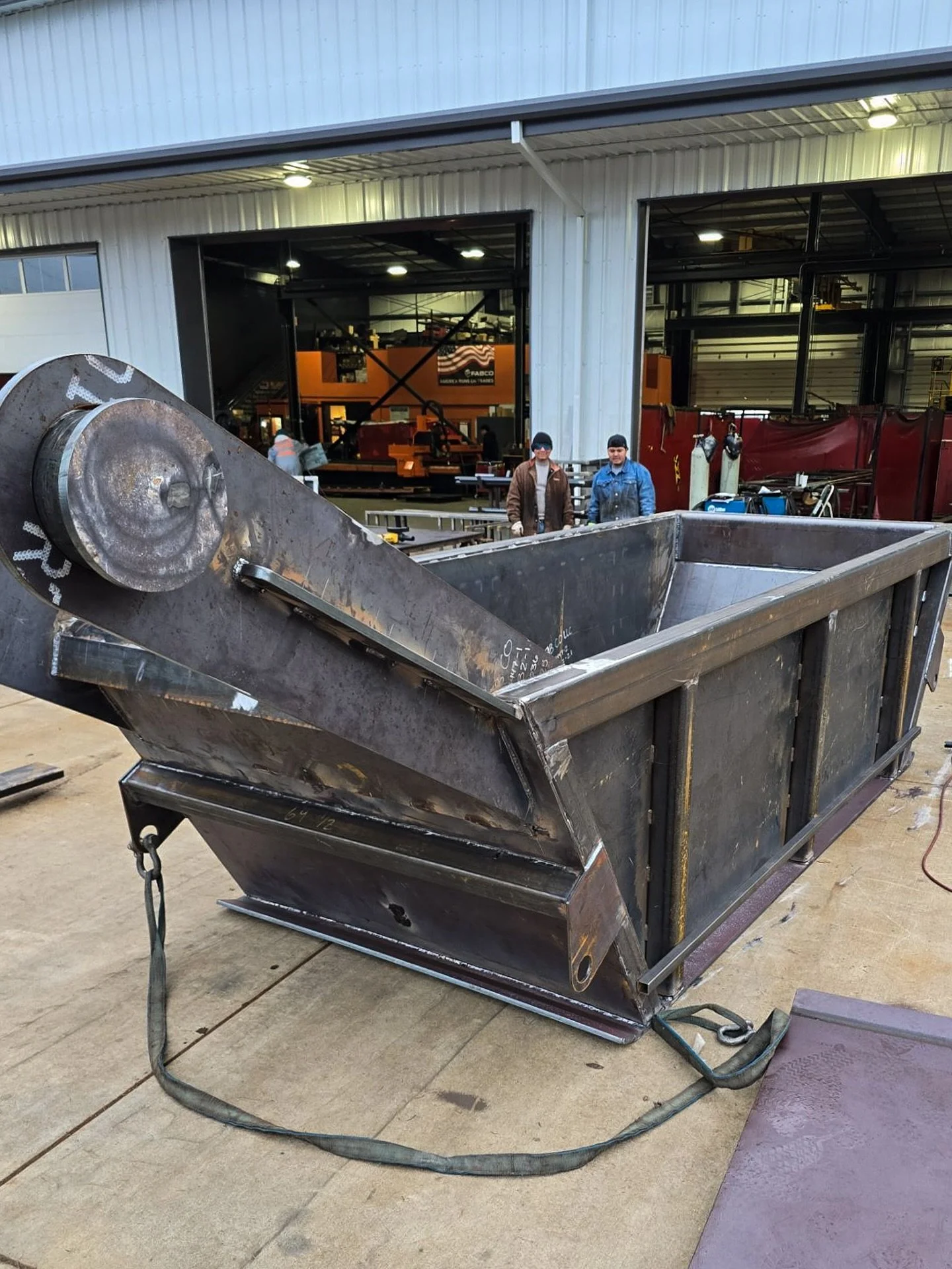 Dialing in a custom bedding box for trench work. #steelfab