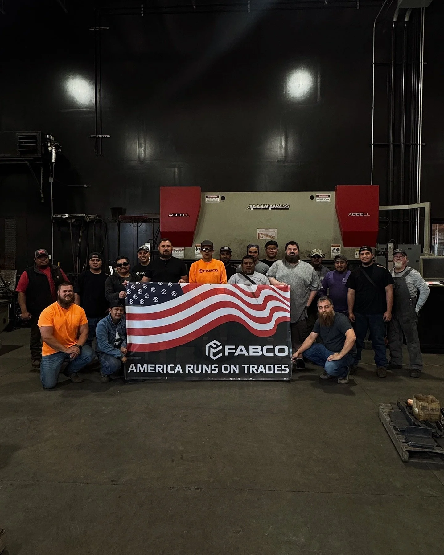 HAPPY BIRTHDAY AMERICA 🎆🇺🇸 Have a safe and happy 4th from the FABCO team!

(Shop crew pictured)