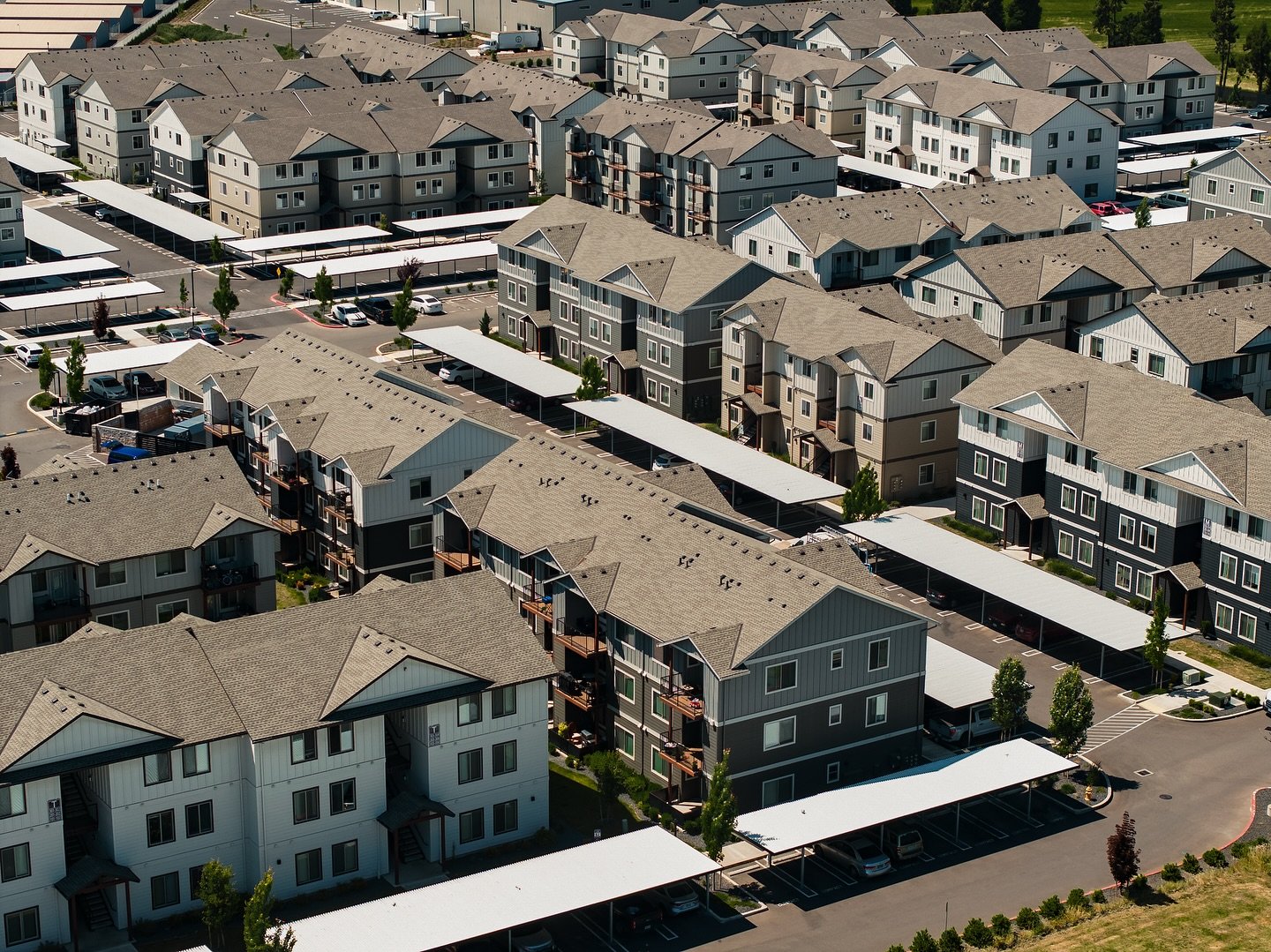 Project Spotlight:
📍 Woodburn Place Apartment Homes, Woodburn Oregon

Steel is up at Woodburn Place Apartment Homes, a large-scale multi-family community in Woodburn, Oregon consisting of 44 buildings and 478 units. 

Full Scope:
✔️ Stairs + Railing