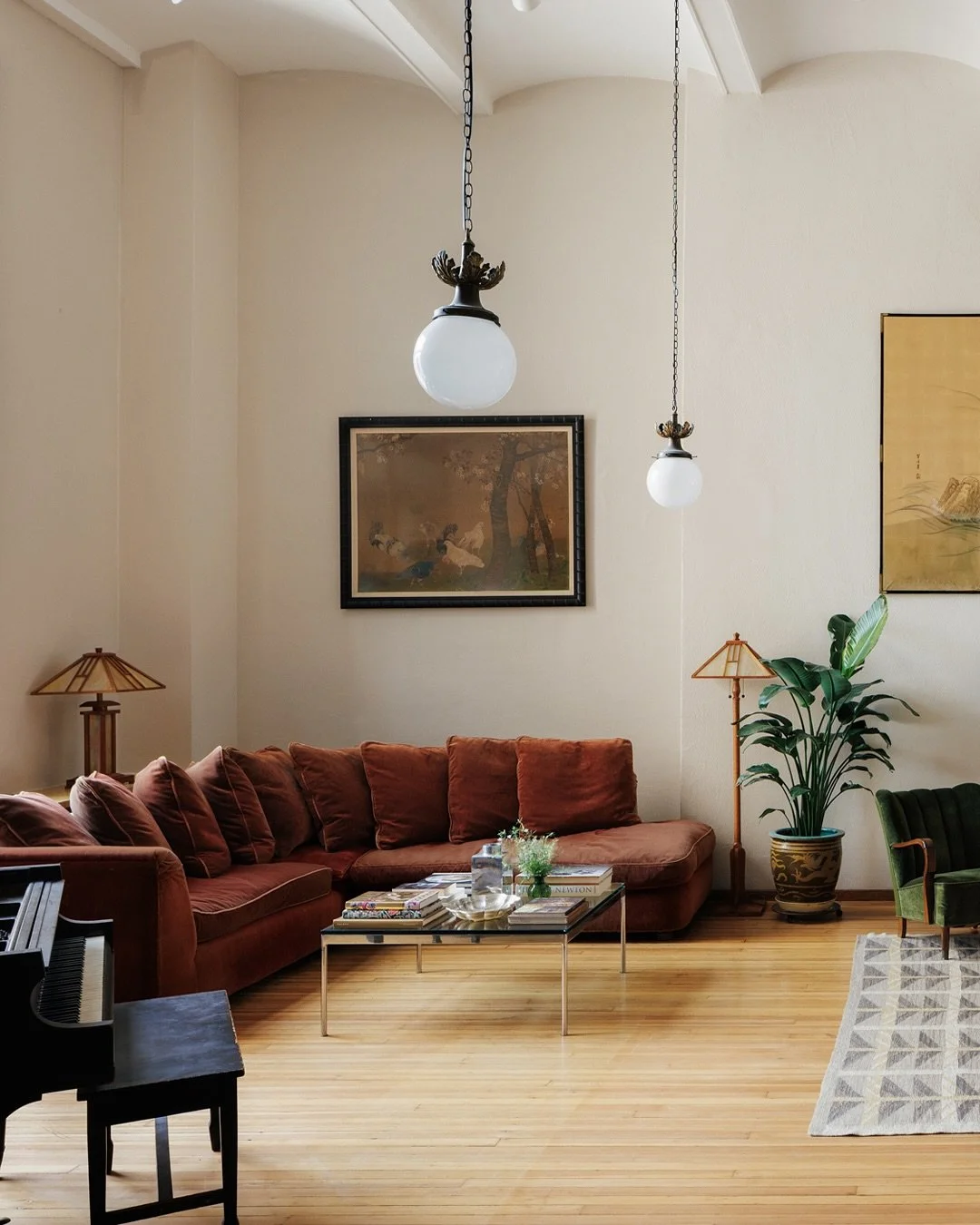 Home of the late Peter Yarrow of Peter, Paul &amp; Mary photographed on the Upper West side of Manhattan &amp; featured this week in the @nytimes 
Staging &amp; Styling: @the.way_we.live ✨
Listing: @themichaelgravesteam 
.
.
.
#folkmusic #musichistor