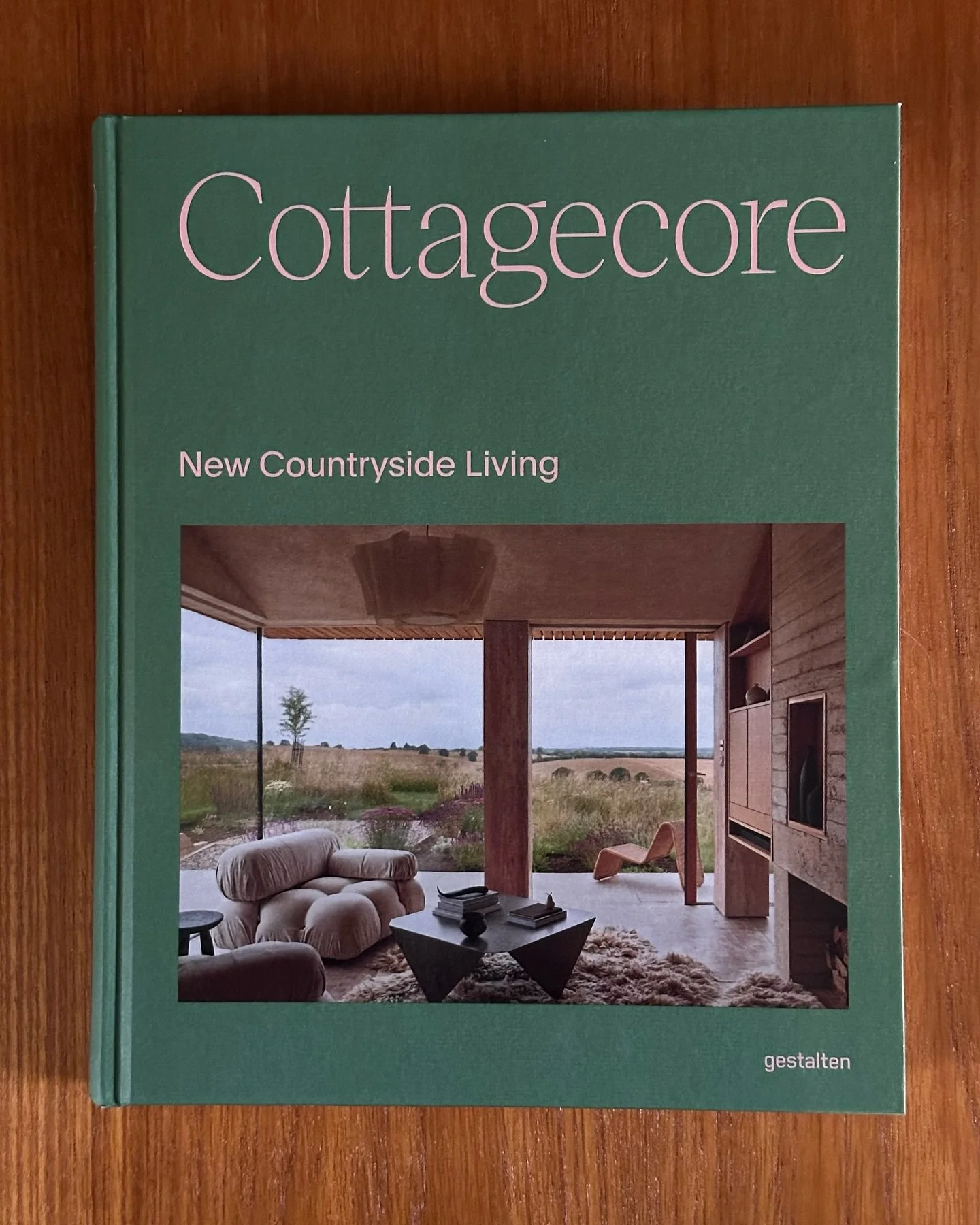 Pleased to have two recent projects published in the new book Cottagecore by @gestalten . Special thanks to @ahouseupstate @chrisgetman12534 @kerencraignidra and Deborah Green for bringing me into these special homes.
.
.
.
#cottagecore #cottagecorea