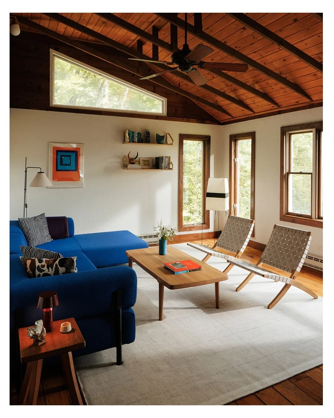 Warm tones from this Woodstock mountain house designed by @jaimedonatearchitect photographed last summer 🧡
.
.
.
#mountainhouse #woodstock #warmtones #architecturalphotography #interiorphotography #interiordesignphotography #woodstockny #upstateny
