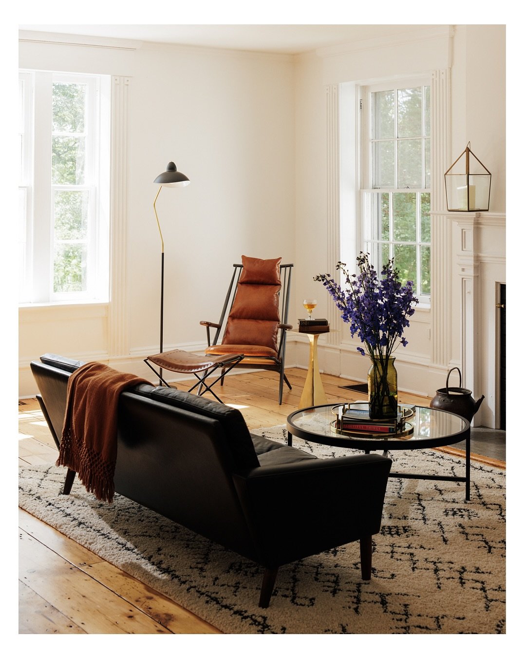 Scott road in Hudson, New York 💛
Photographed for Alexis Li
Stylist: @rainakattelson 
Assist: @nickglimenakis thank you Nick!
.
.
.
#farmhouse #farmhousedesign #farmhousekitchen #stonehouse #interiorphotography #interiordesignphotography #hudsonny #