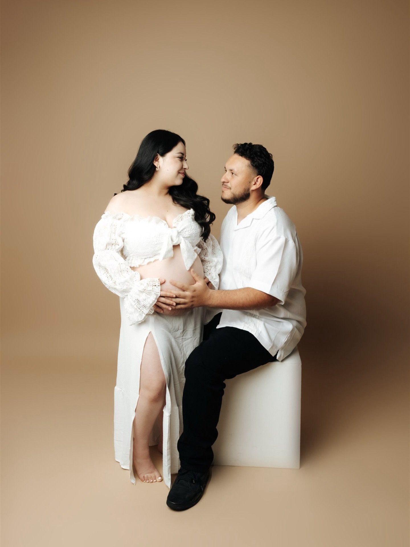 A little more to love 🤎✨🫶🏽

#socalphotographer#socalmaternityphotographer #venturacountyphotographer #socalfamilyphotographer #maternityphotoshoot