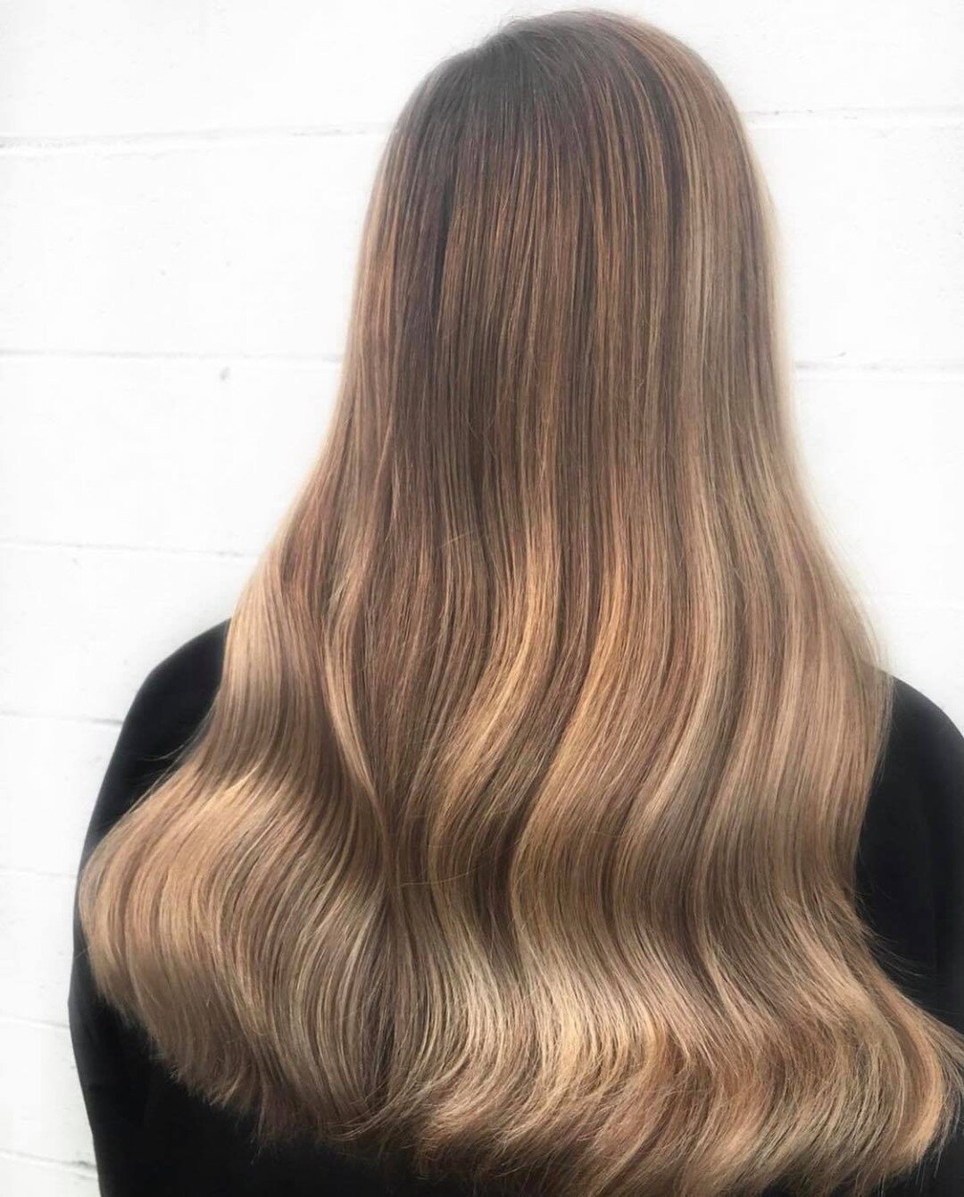 Luminous blonde ✨. Stylist: Brett. 
Call 757-595-3767 to schedule an appointment. 
.
.
#oasissalonva #757salon #hairgoals #hairdressermagic #salonlife #hairtrends #hairdresser #haireducation #hairoftheday #licensedtocreate #imallaboutdahair #hairinsp