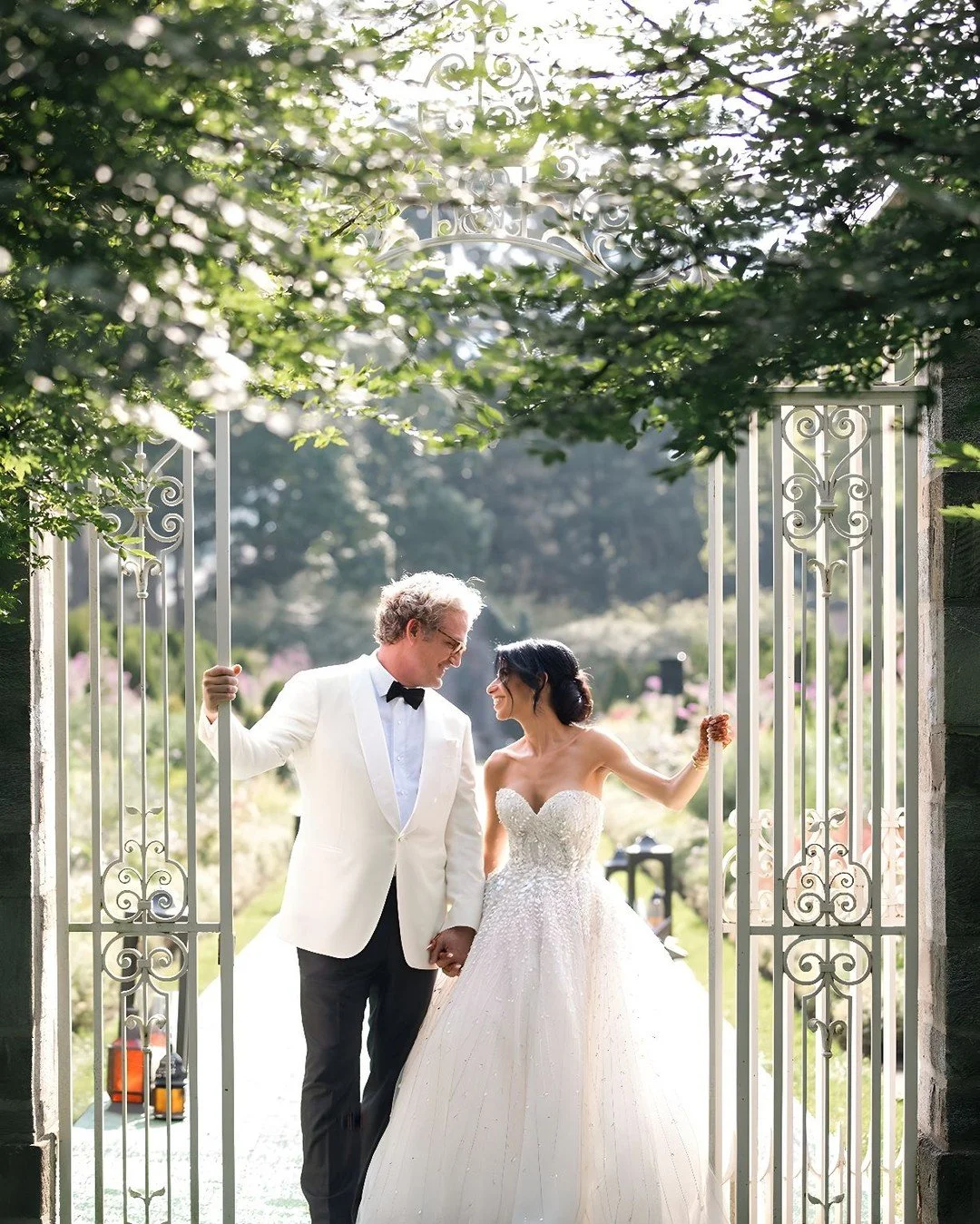 Happy Anniversary to this beautiful couple! 💕

bride @mayasaya 
planner @mdurpettievents
photo @collinpierson
decor @hmrdesigns 
rentals @thefestivefrog
film @hunterfloydfilms
printed @smittenboutiqueshop
cake @flourishcakedesign
tent @proemevents
l