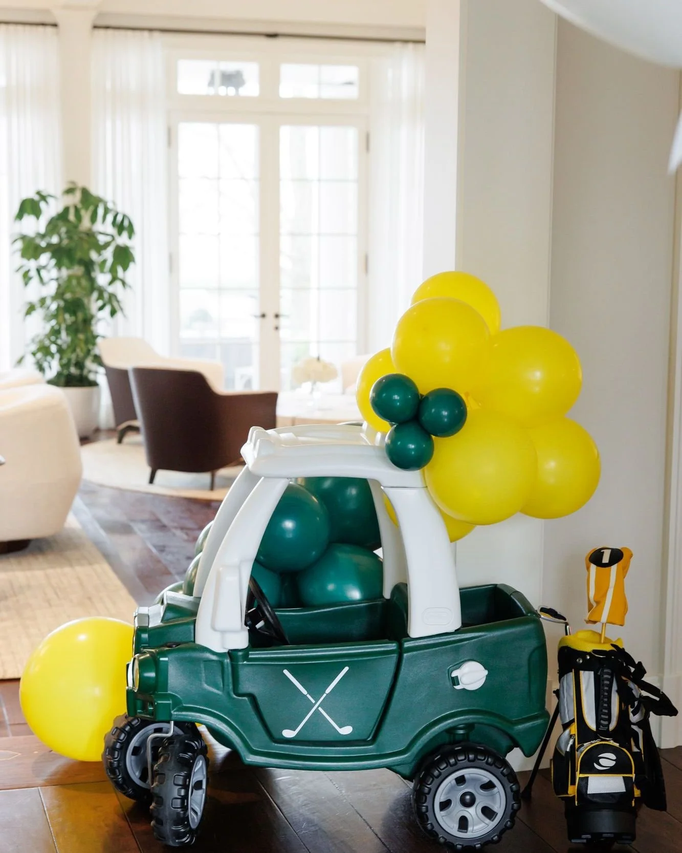 TEE up the party! ⛳

@birchdesignstudio
@99hausballoons
@lifeinbloom
@thedoordesign