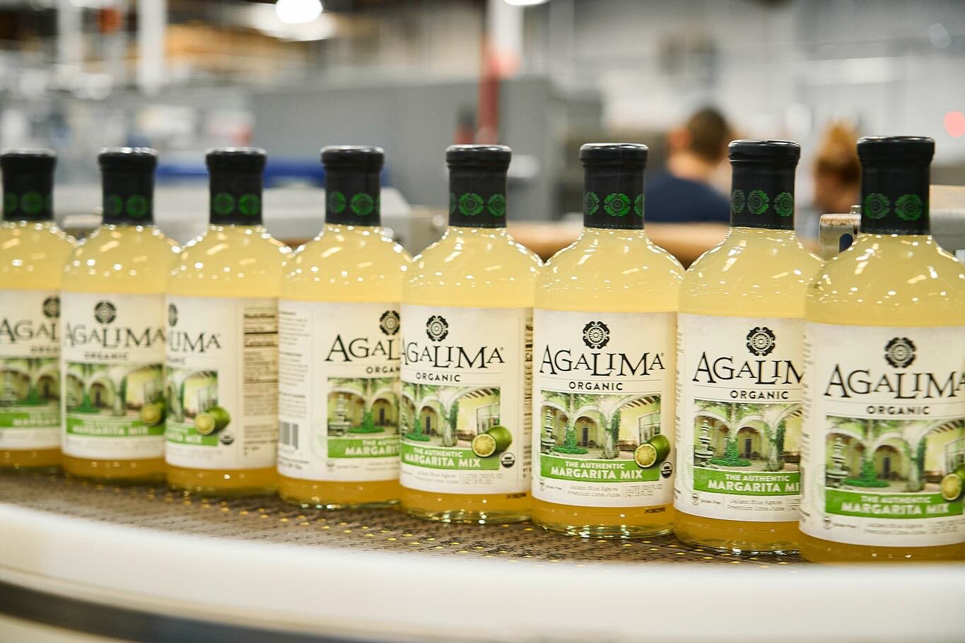 Covering @agalimaorganic warehouse operations using @sonyalpha.

#sonyalpha #agalima #agalimaorganic #captureone #photoshop #warehouseproject #beveragephotography #cocktailmixer