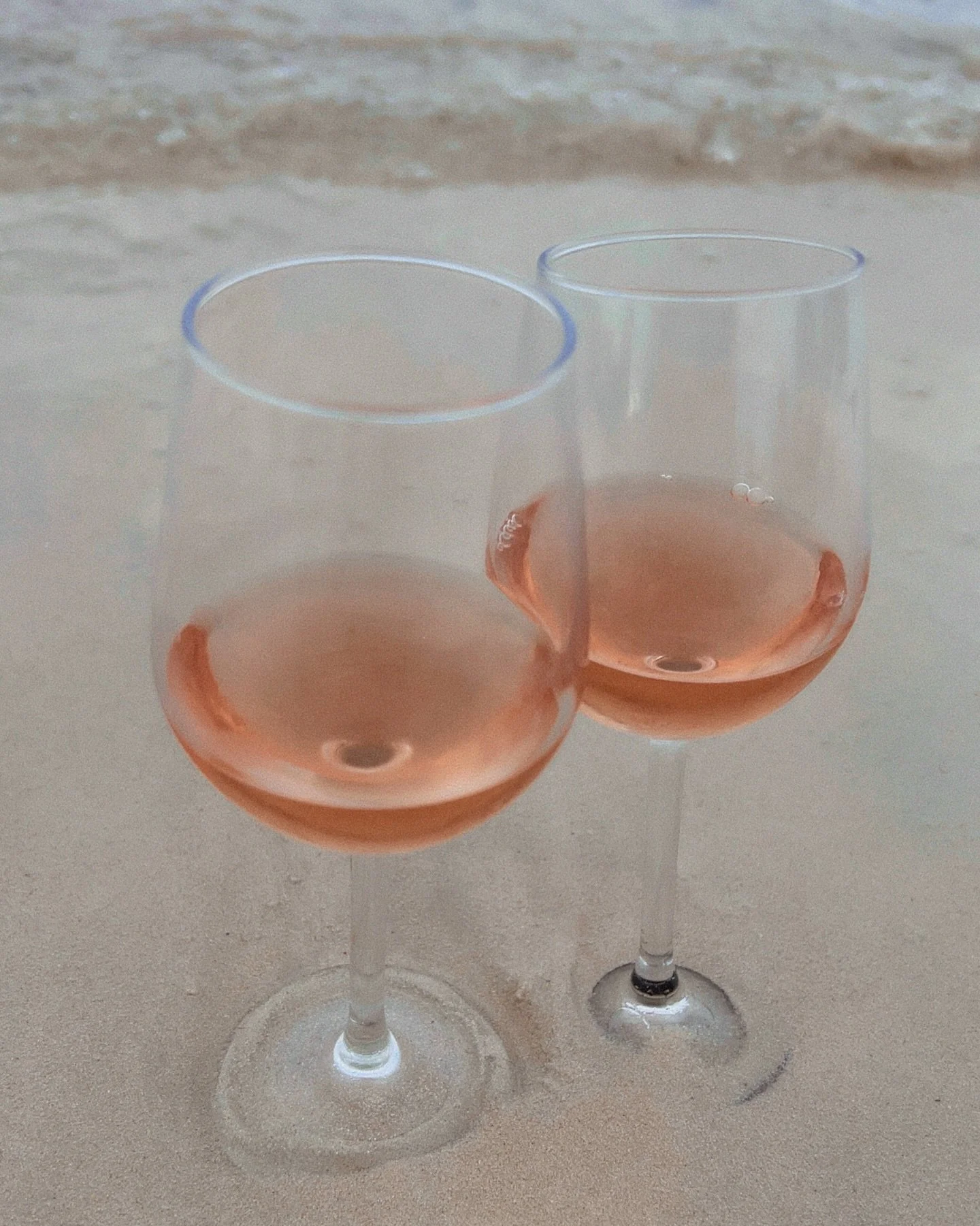 The tide brought us Bel 🍷 
#wedrinkbel