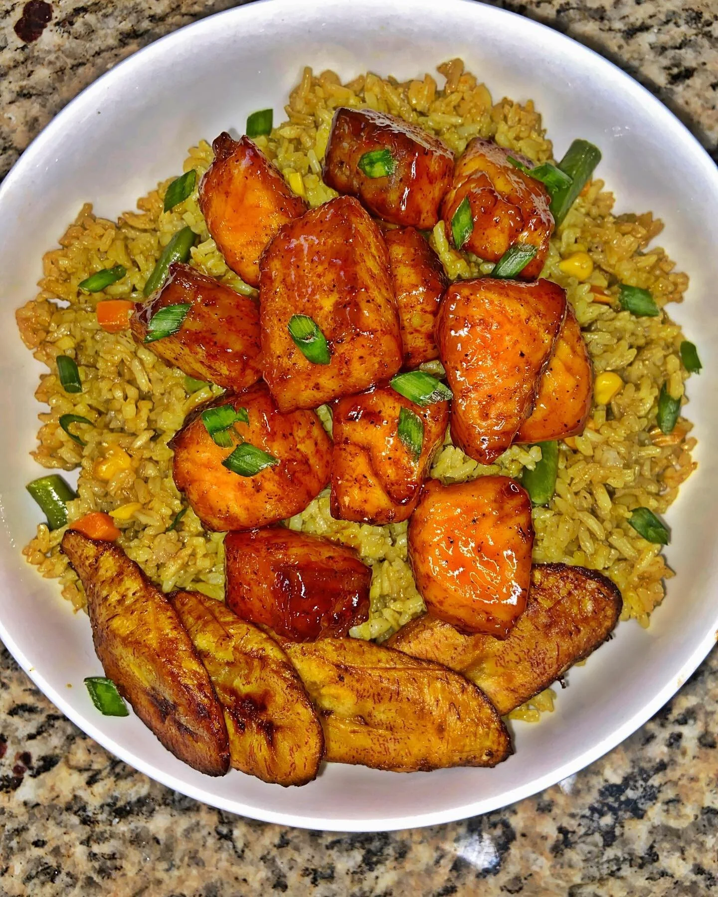 🇯🇲Air Fried Honey Glazed BBQ Salmon Bites 🔥
.
I&rsquo;m guilty of not wanting to be in the kitchen cooking on some days and on days like this I look for a quick 30 min meal that will have me in and out of the kitchen 🏃🏾&zwj;♀️.
I used some left 
