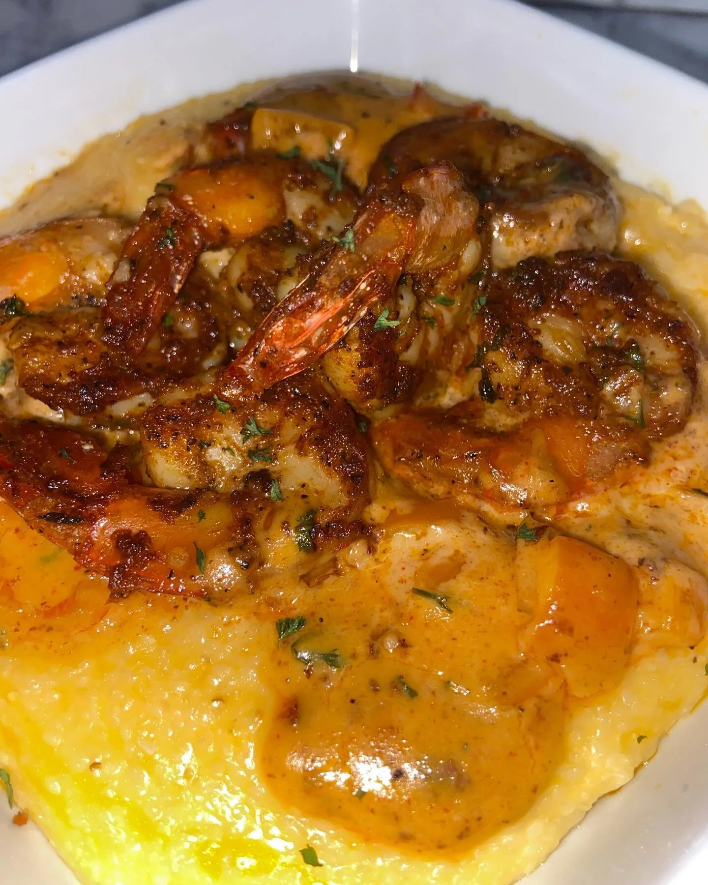 Cajun Shrimp 🍤 &amp; Cheese Grits 
.

#jamaicanfood  #yawd #yawdfood #atl #atlantafoodies #chef #catering #catering service #yummyfood #blackowned #blackownedbusiness #menu #preorder #atlantamakeupartists #atlantahair #art #atlanataphotographer #atl