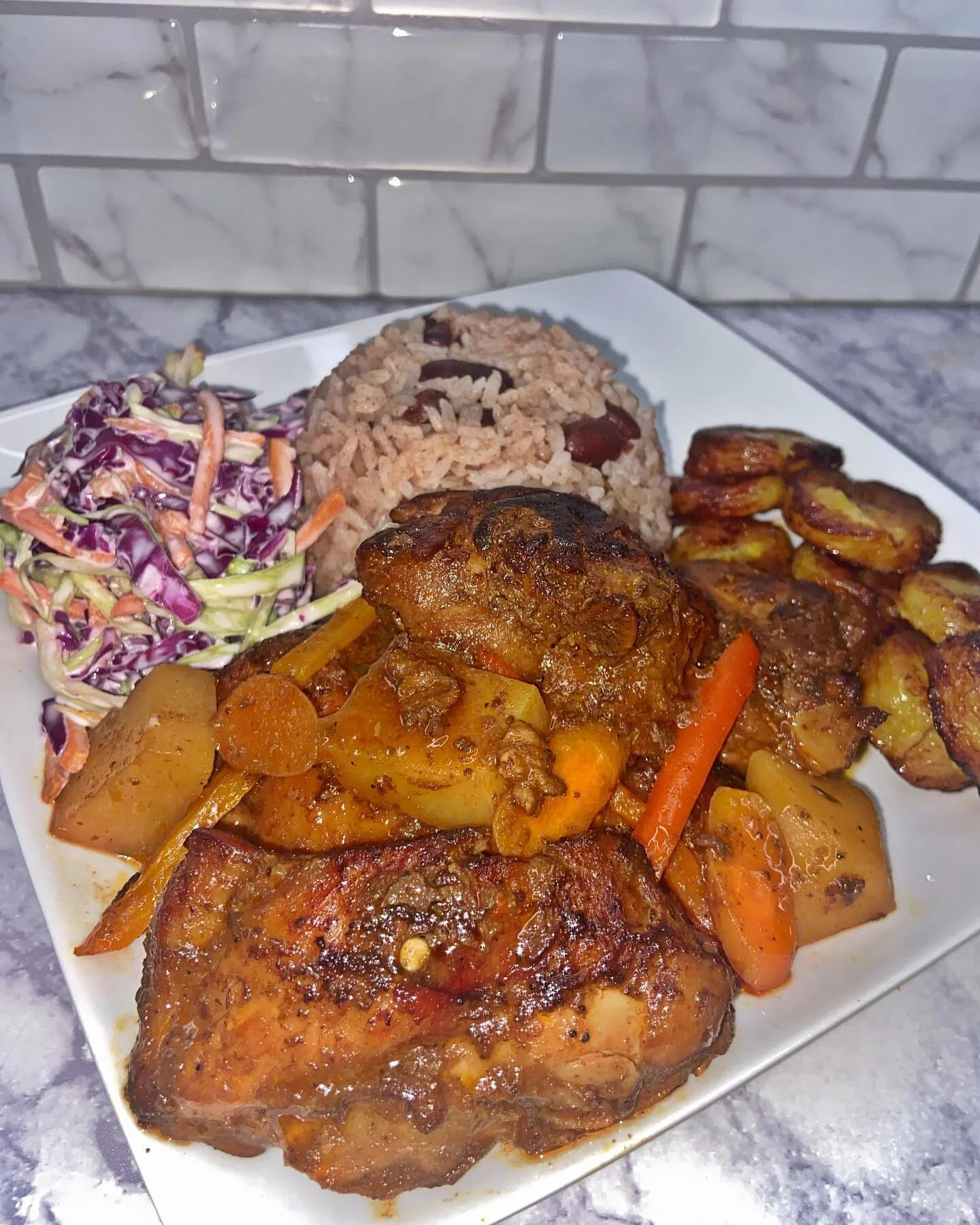 🇯🇲Brown Stew Chicken, Rice &amp; Peas, Coleslaw, Fried Plantains 
.

#jamaicanfood #yawd #yawdfood #atl #atlantafoodies #chef #catering  #yummyfood #blackowned #blackownedbusiness #menu #preorder #atlantamakeupartists #brunchvibes #jamaicanvibe #at