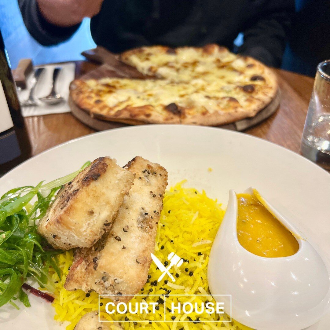 Who will you be dining with this weekend ? 

With our new menu set to be released next week, don't miss your chance to catch one of your favourite meals before they go..........

5622 2442
info@coiurthousewarragul.com

#WGAC #visitbawbaw #wine #pizza