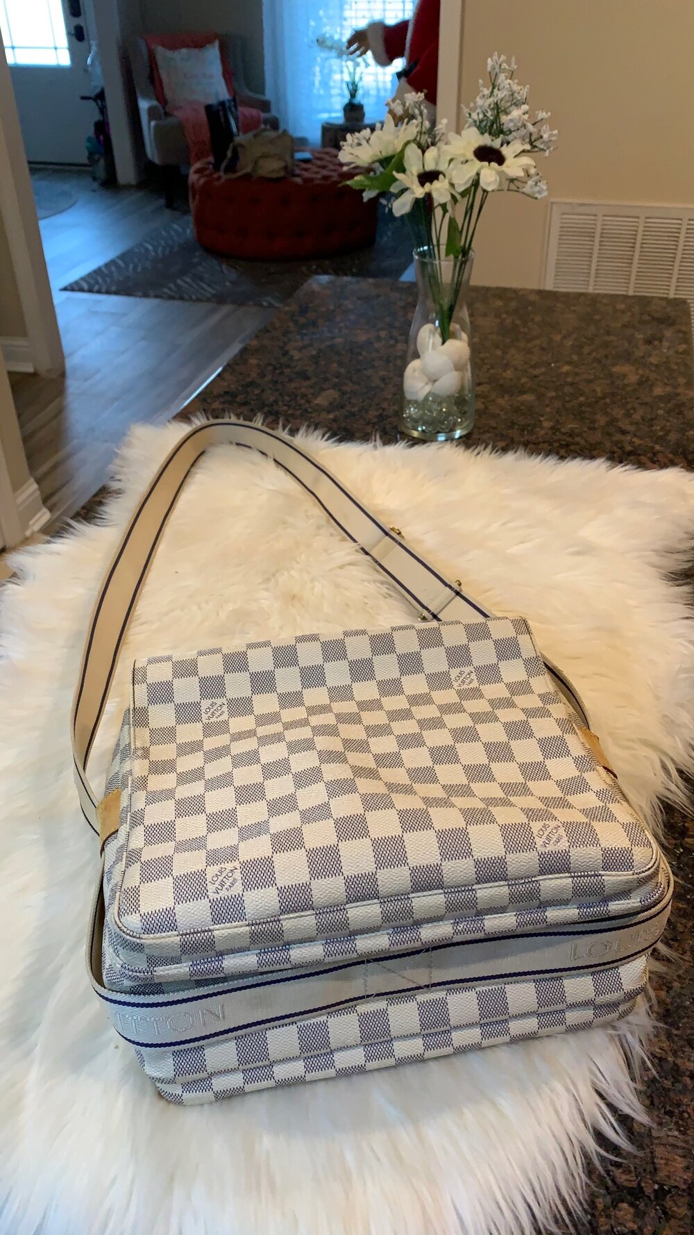 Shop Louis Vuitton DAMIER AZUR Félicie pochette (N63106) by Bellaris