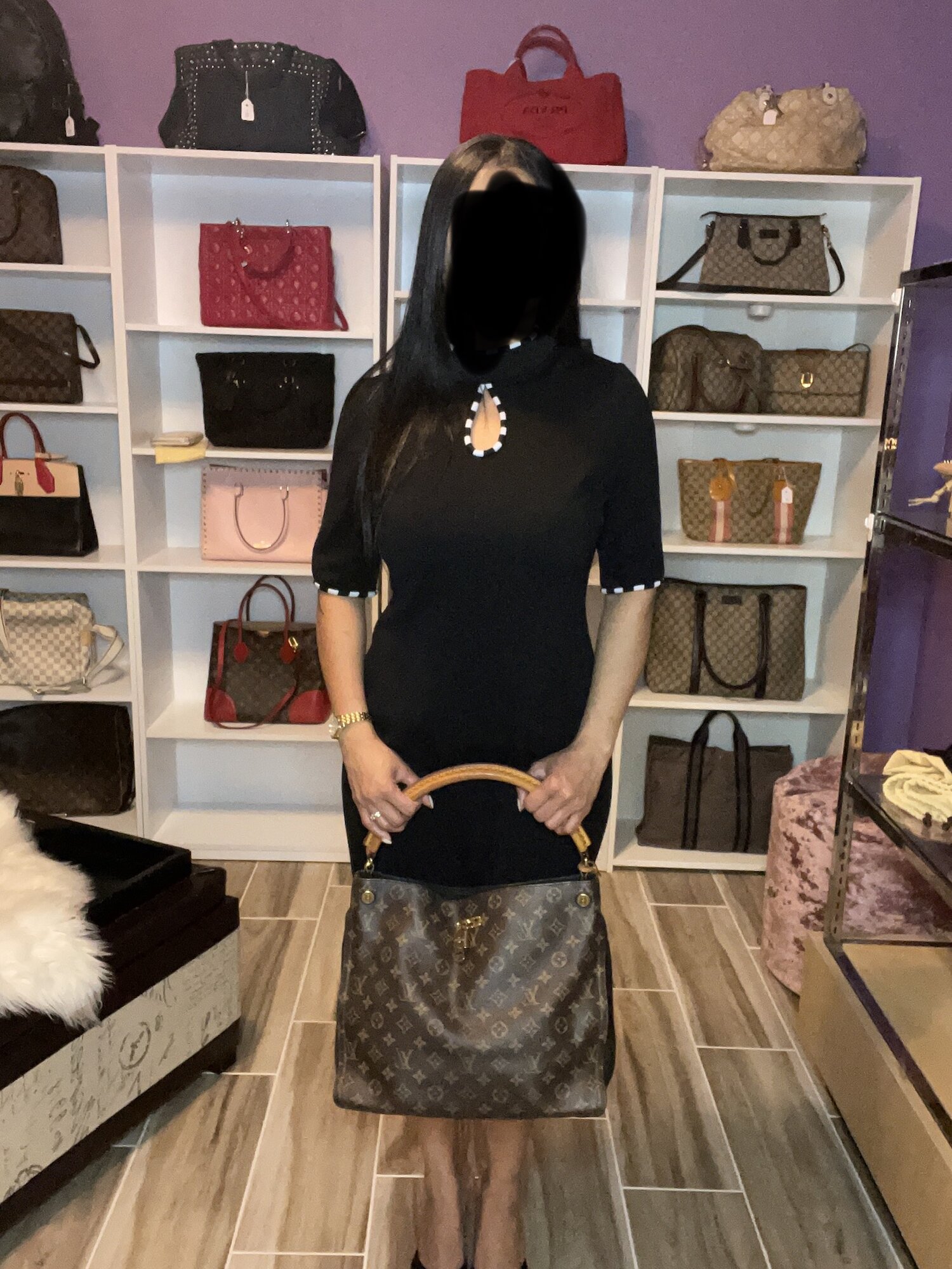 graceful pm with crossbody strap