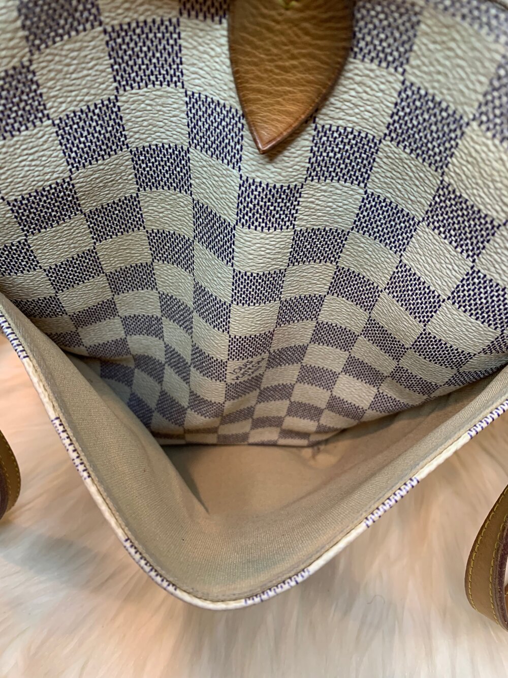 Louis Vuitton White Damier Azur Totally PM Blue Leather Cloth ref.236958 -  Joli Closet