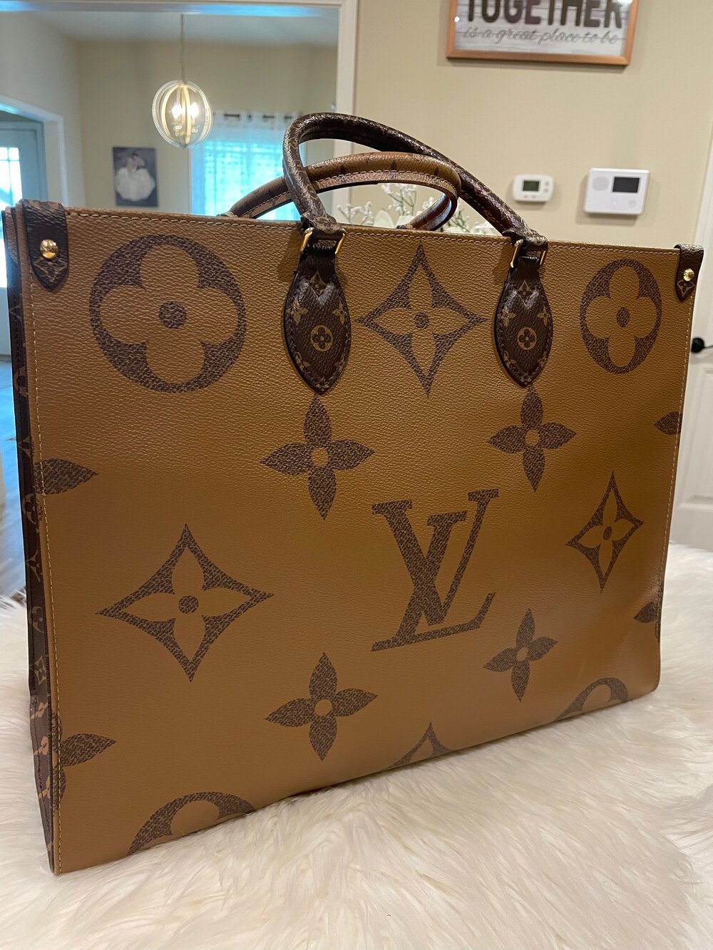 Louis Vuitton OnTheGo GM Monogram Reverse Coated Handbag – Perry's