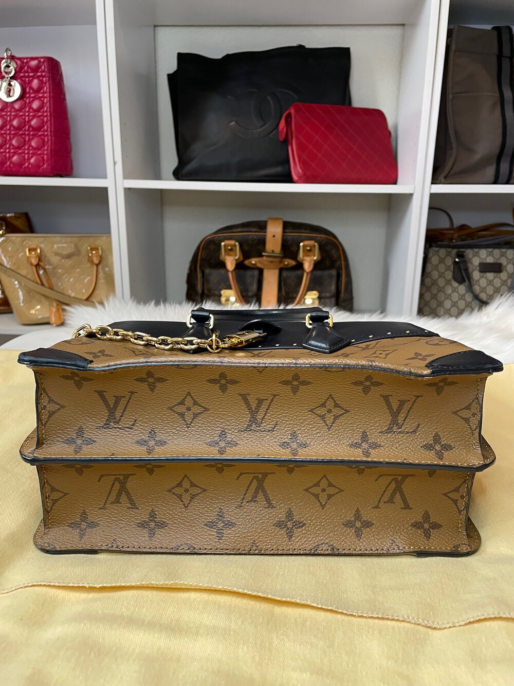 Second Hand Louis Vuitton City Malle Bags