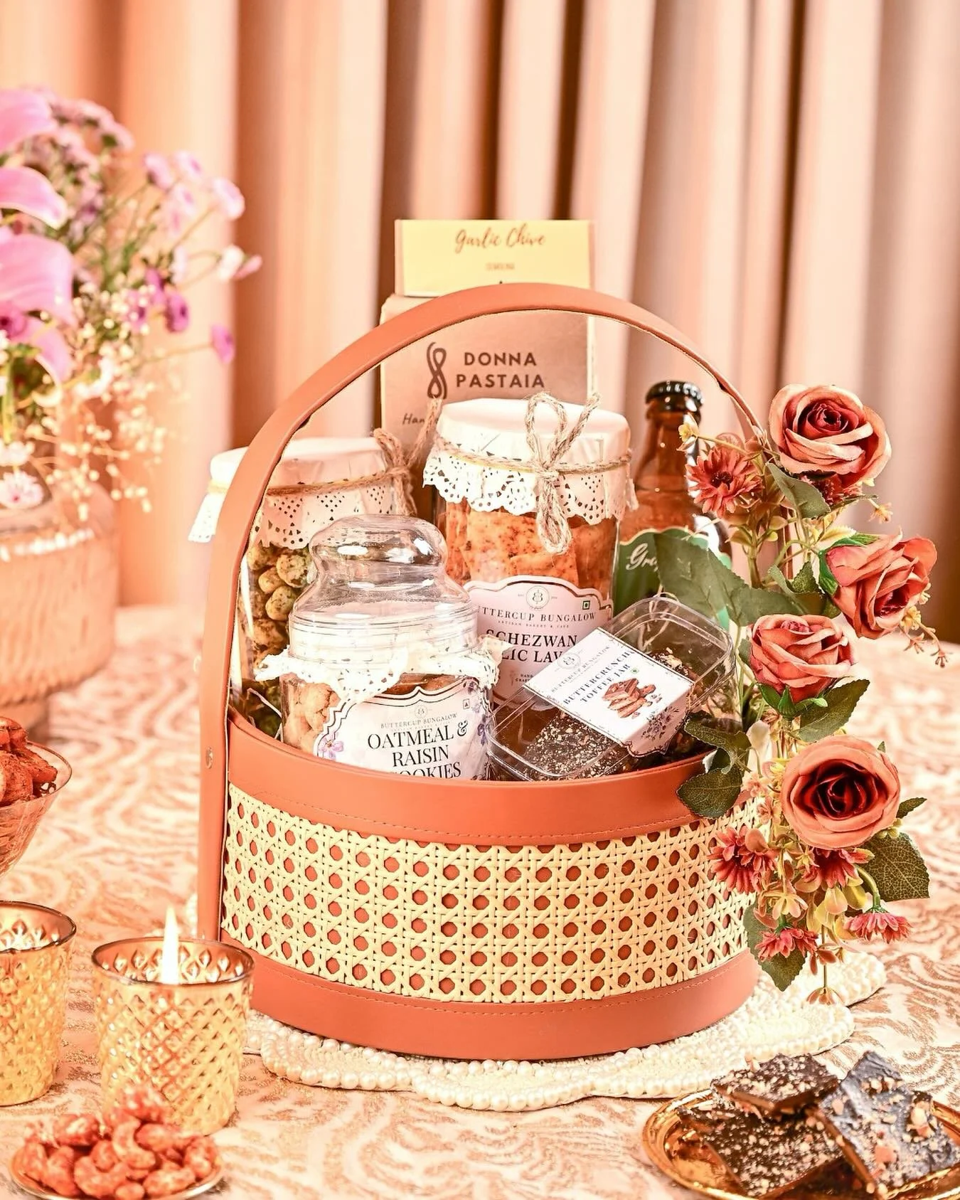 A gift that tells a story of taste and elegance β¨
Our handcrafted Rattan Cane Basket is filled with artisanal delights, carefully chosen to make every moment unforgettable.
π Inside you’ll find:
πͺ Schezwan Lavash
πͺ Lime Mint Makhana
πͺ Ar